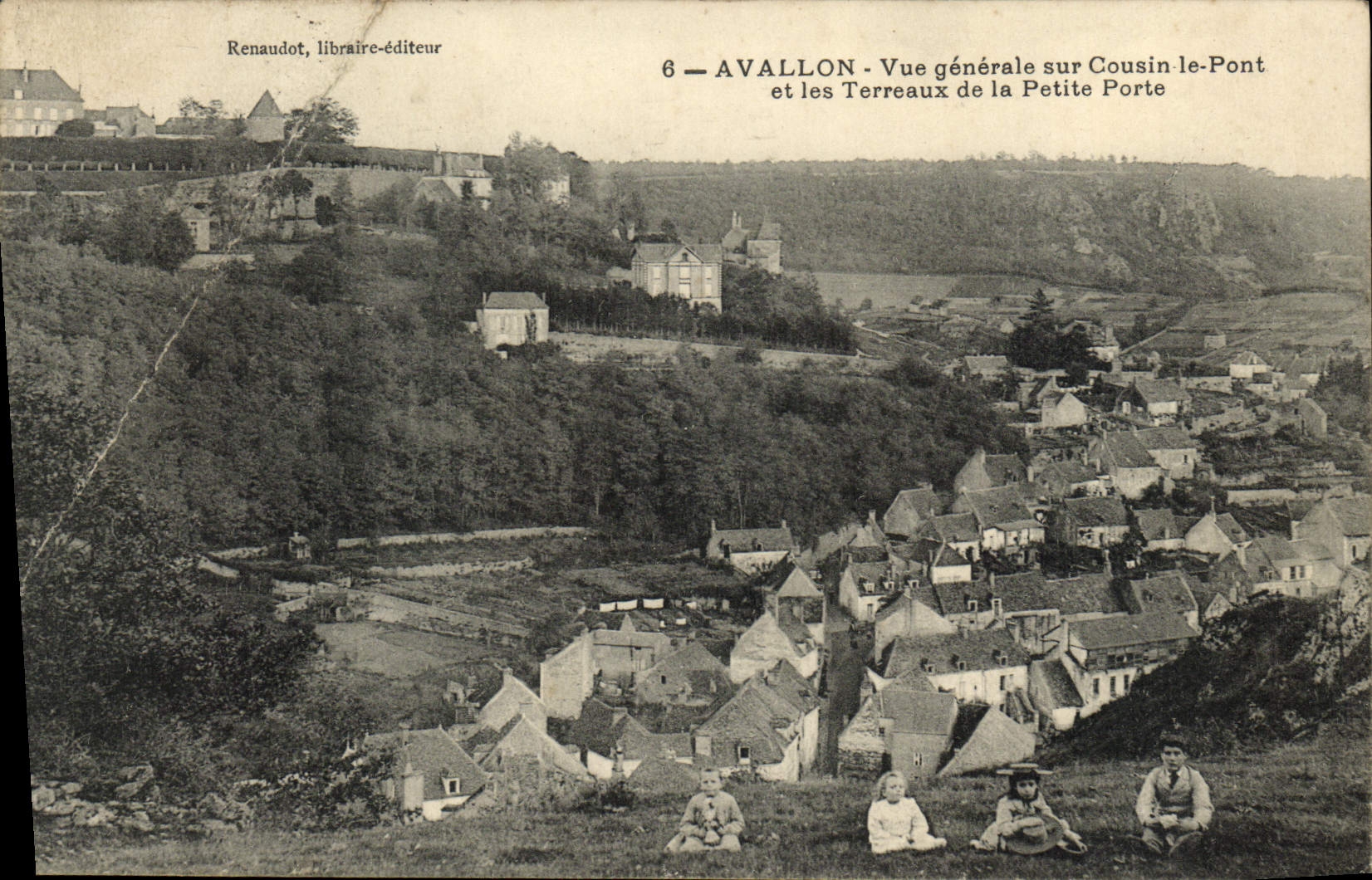 CPA Avallon Vue Generale Sur Cousin Le Pont Et Les Terreaux De La Petite Porte Enfants