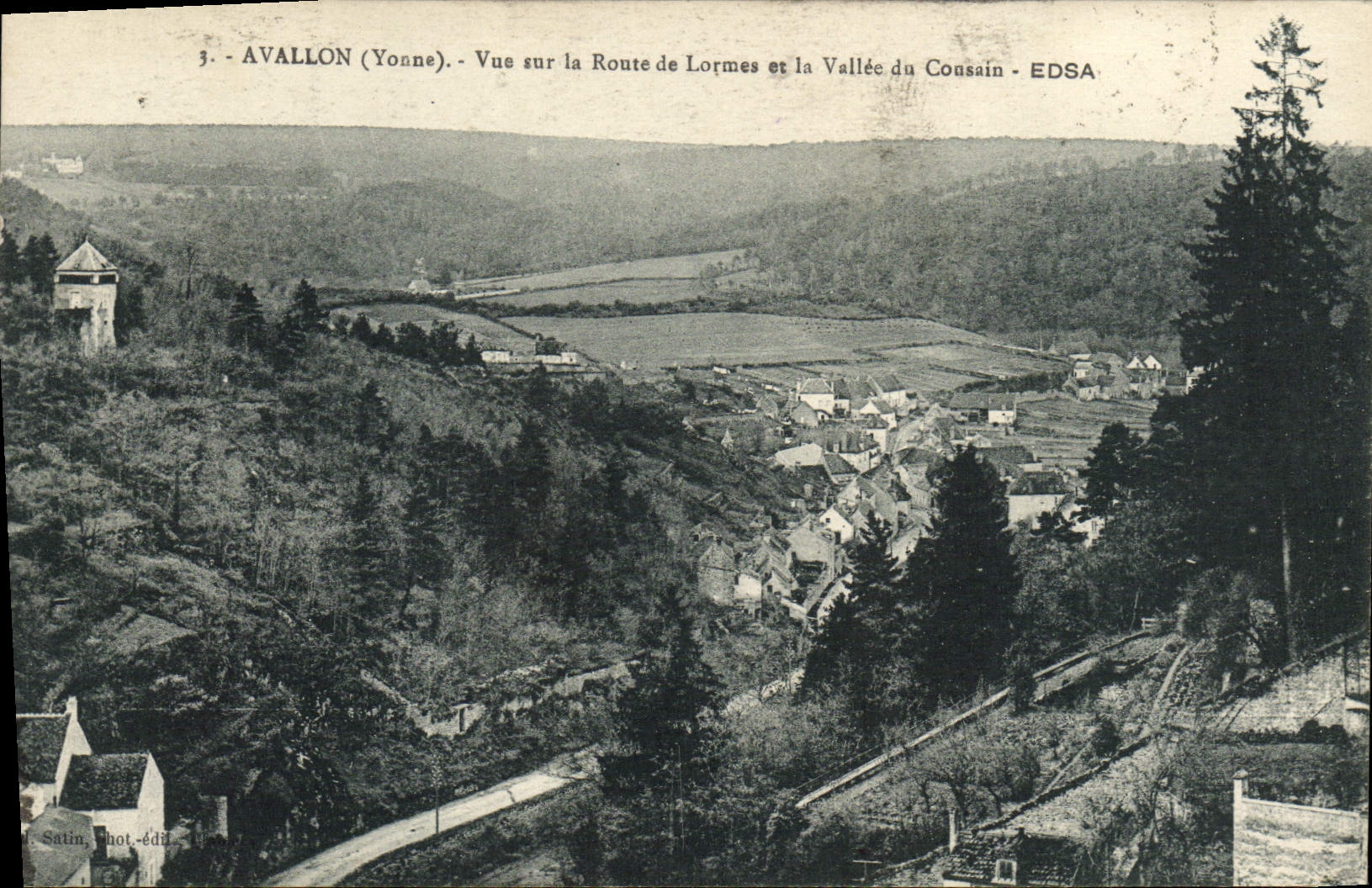 CPA Avallon vue Sur La Route De Lormes Et La Vallee Du Coussin