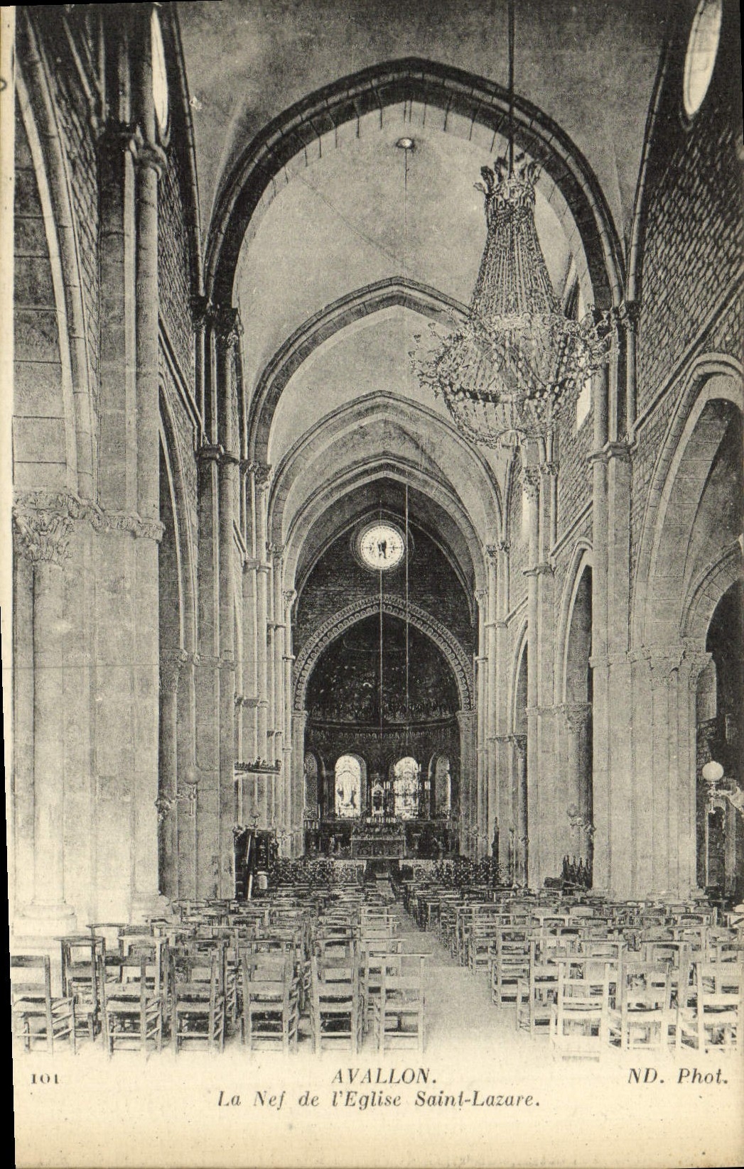 CPA Avallon La Nef De l'Eglise Saint Lazare