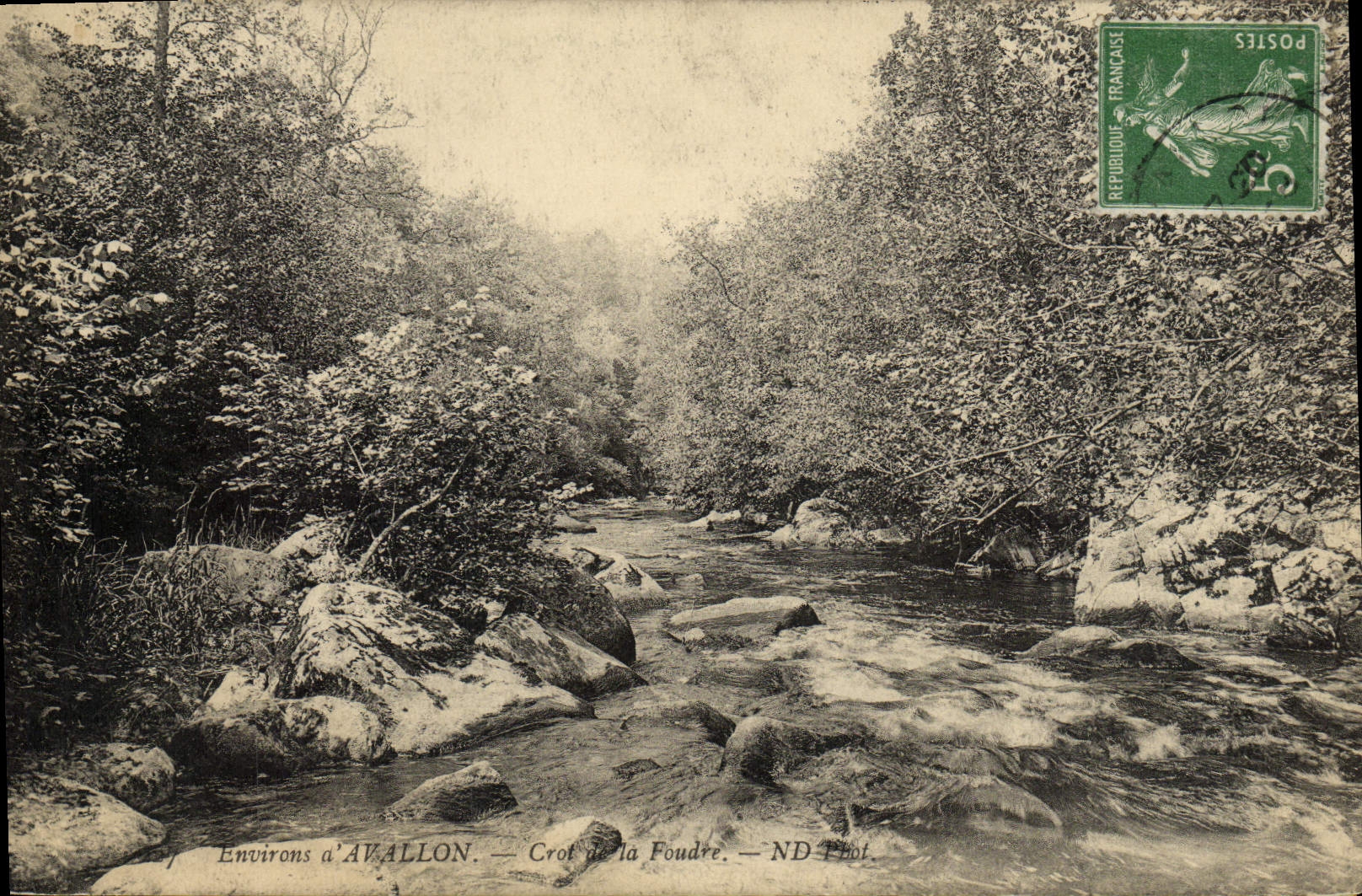 CPA Environs d'Avallon Crot De La Foudre