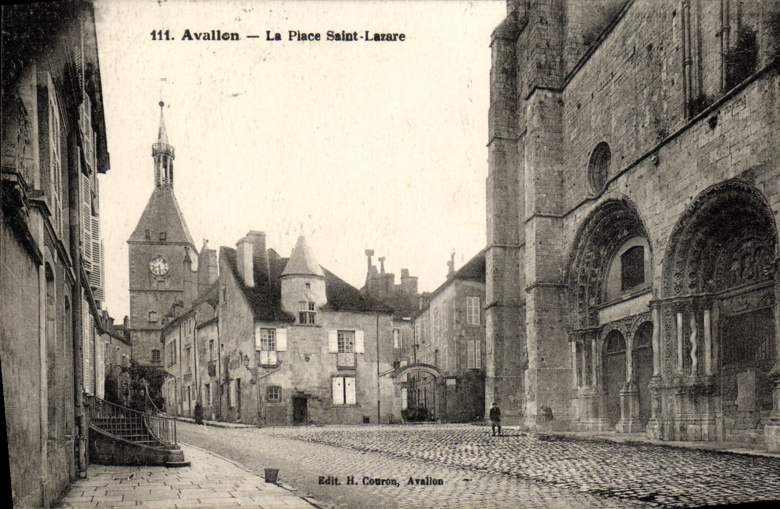 CPA Avallon La Place Saint Lazare