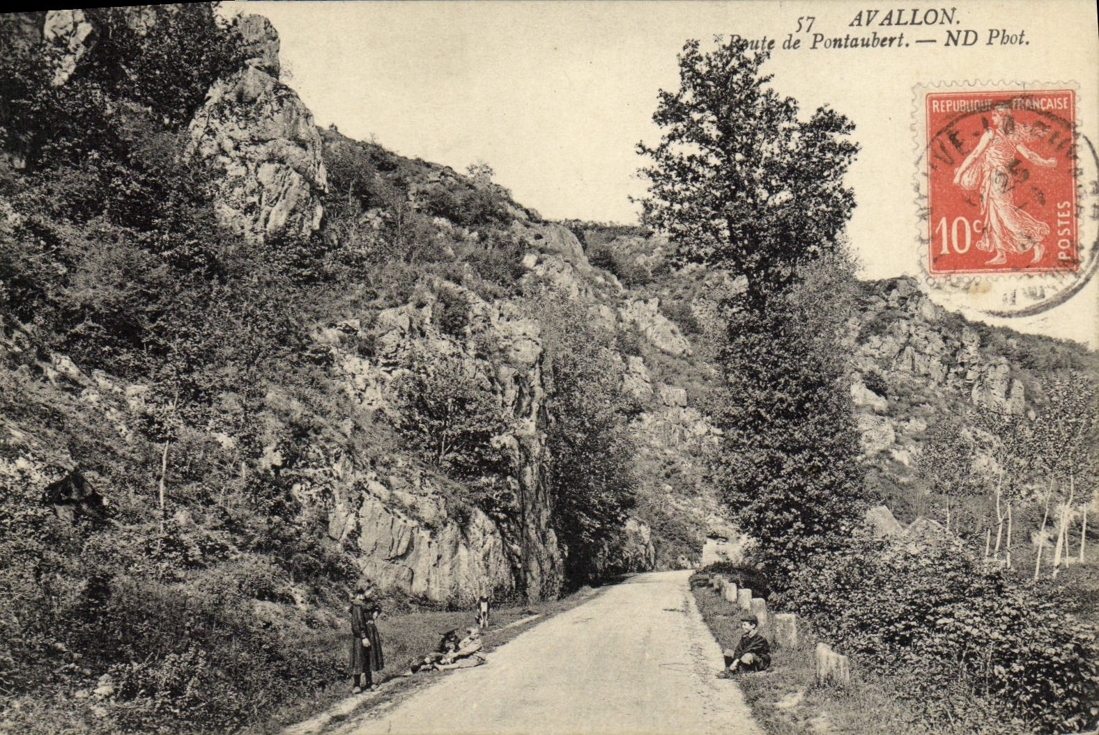 CPA Avallon route De Pontaubert