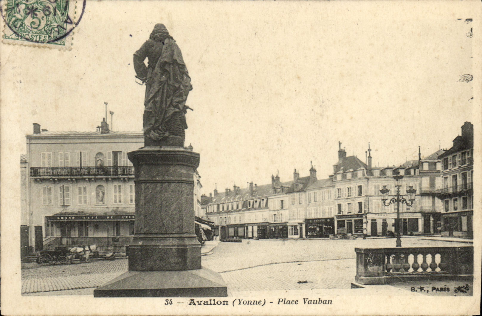 La POSTAL Avallon de la VENDIMIA coloca Vauban