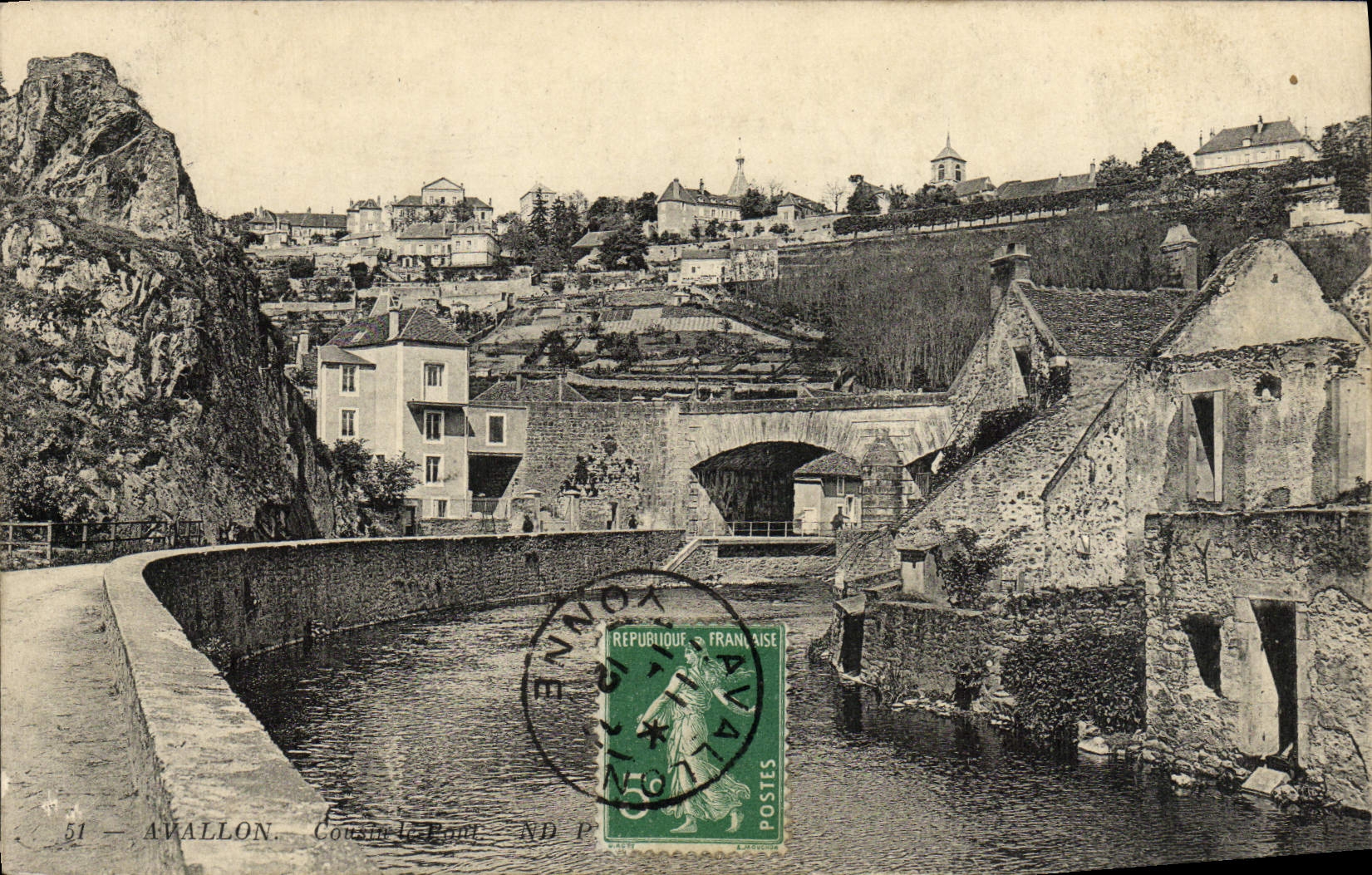CPA Avallon Cousin Le Pont