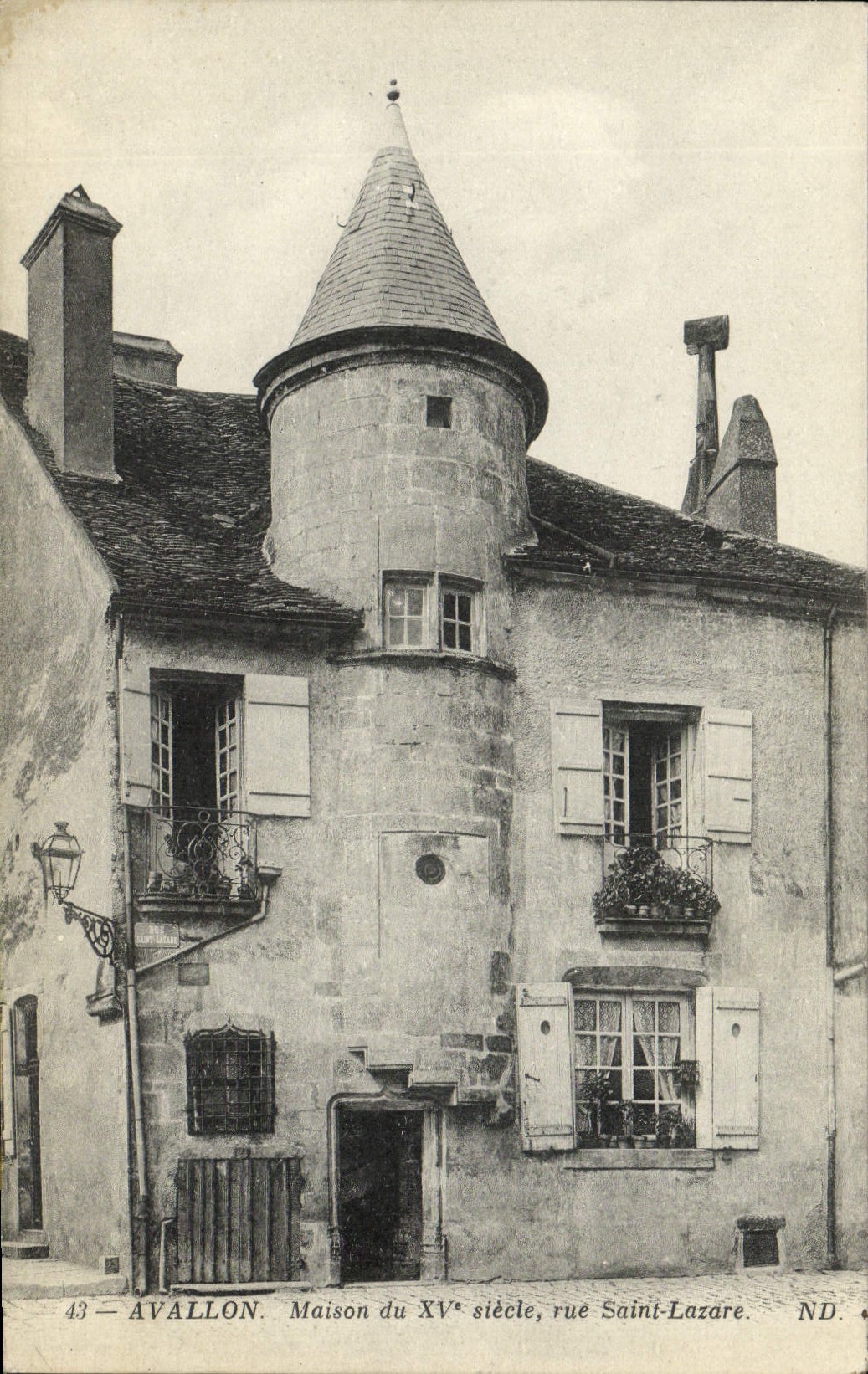 CPA Avallon Maison 15eme Siecle Rue Saint Lazare