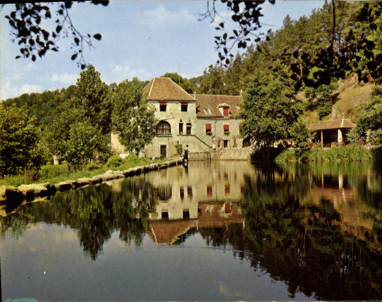 CPM Avallon Le Moulin Cauoux Sur Le Cousin