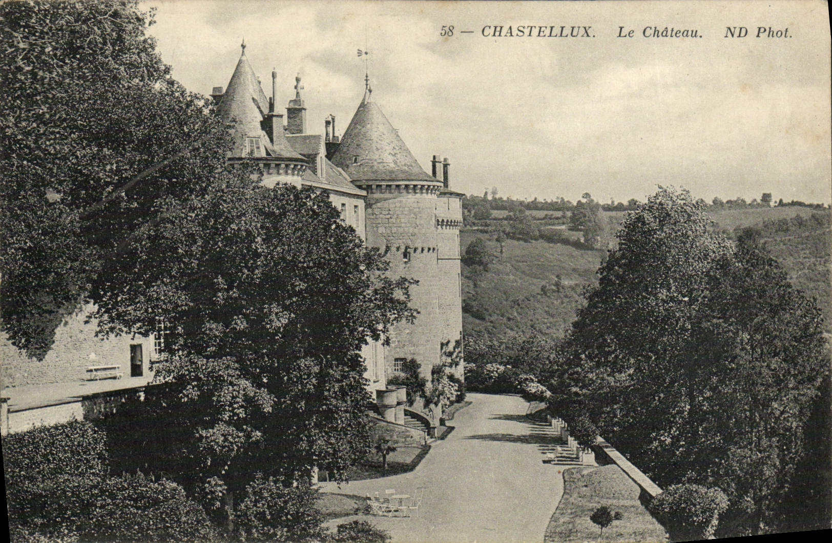VINTAGE POSTCARD Castle of Chastellux