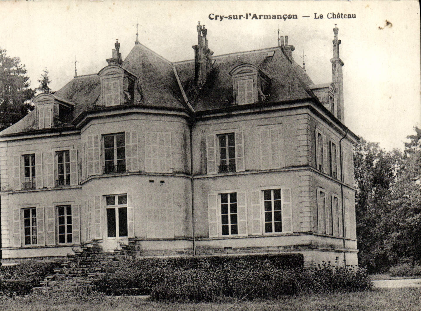 CPA Cry Sur l'Armancon Le Chateau