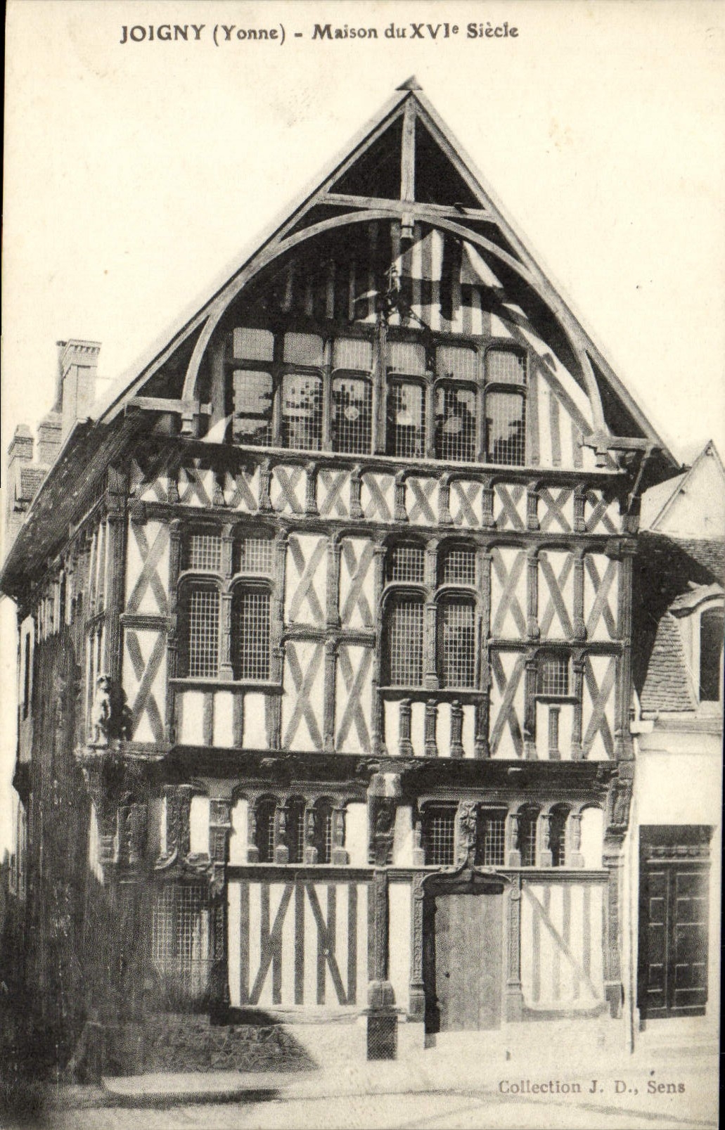 CPA Joigny Maison Du 16eme