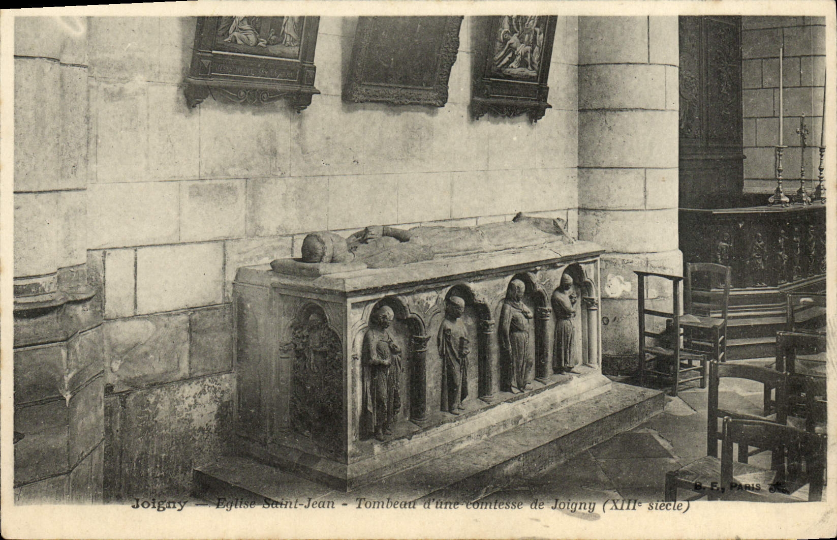 CPA Joigny Eglise Saint Jean Tombean d'Une Comtesse De Joigny