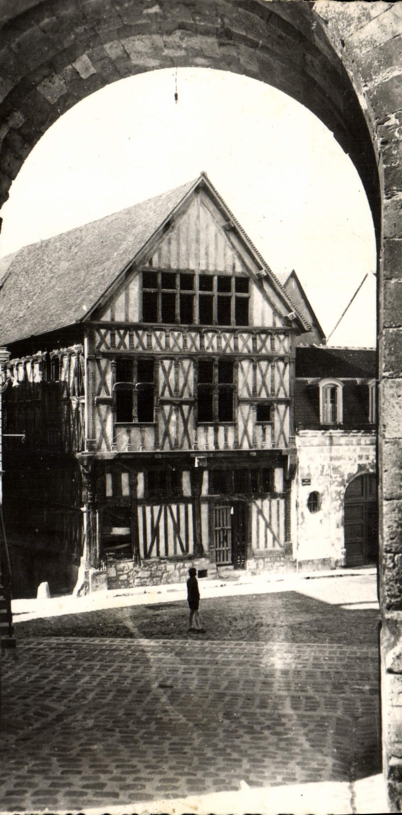 CPM Joigny Maison Du 15eme