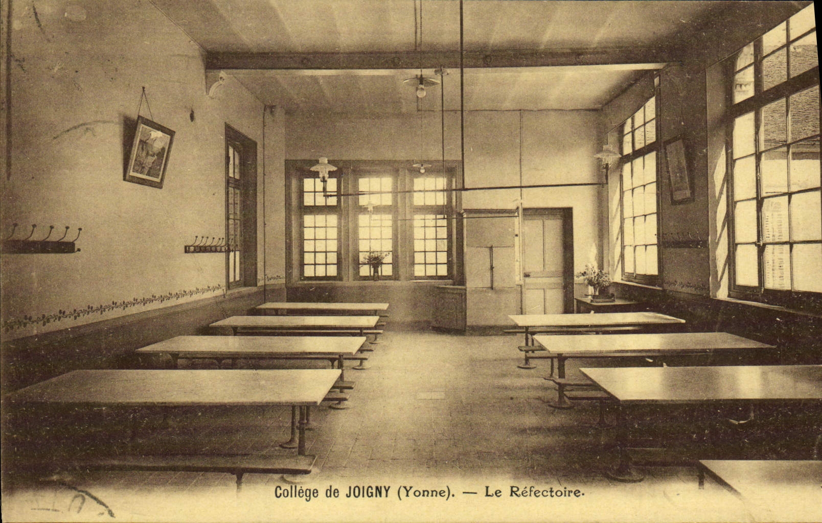 POSTAL College De Joigny de la VENDIMIA el refectorio