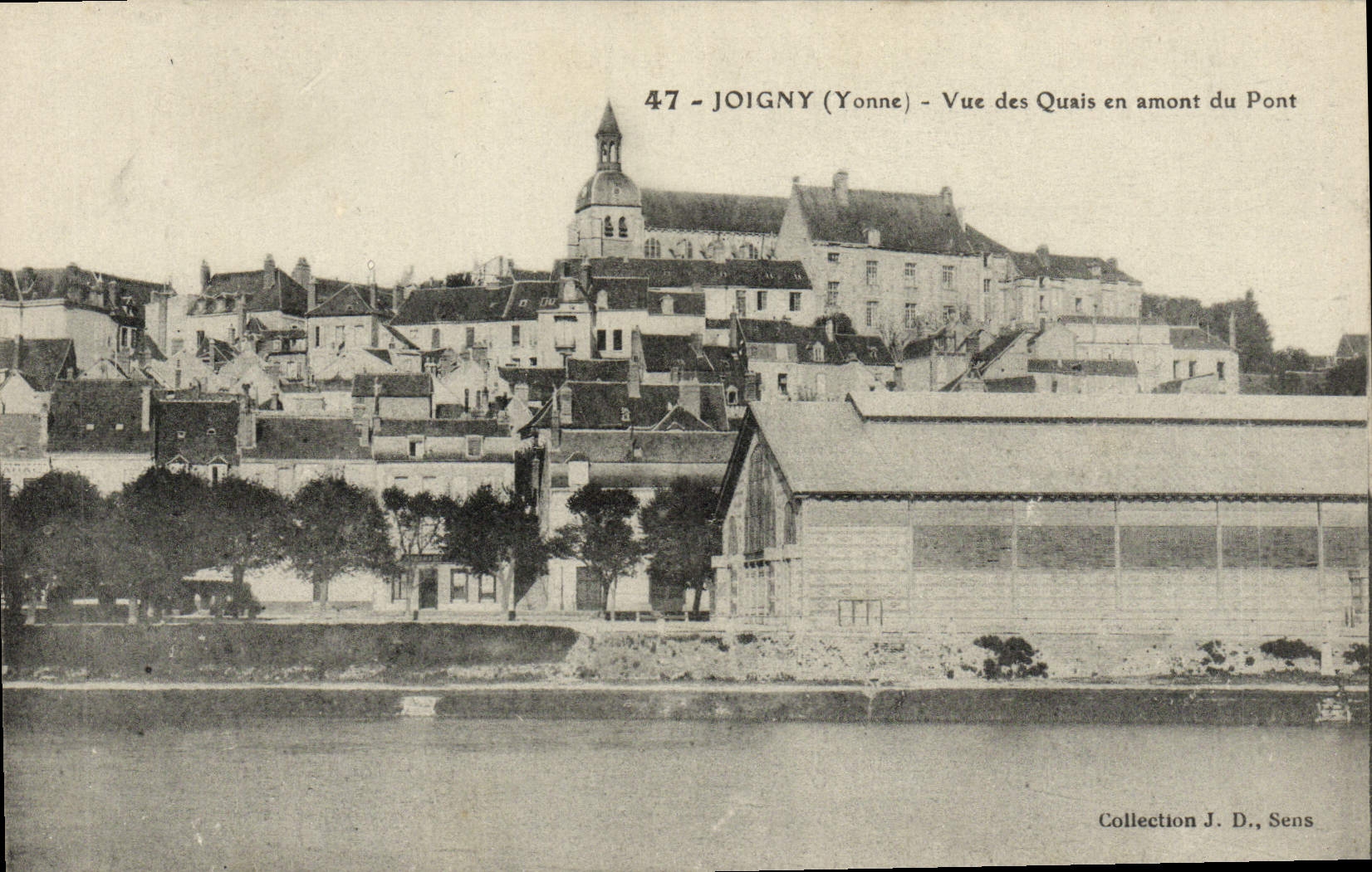 POSTAL Joigny de la VENDIMIA visto de los muelles contracorriente desde el puente
