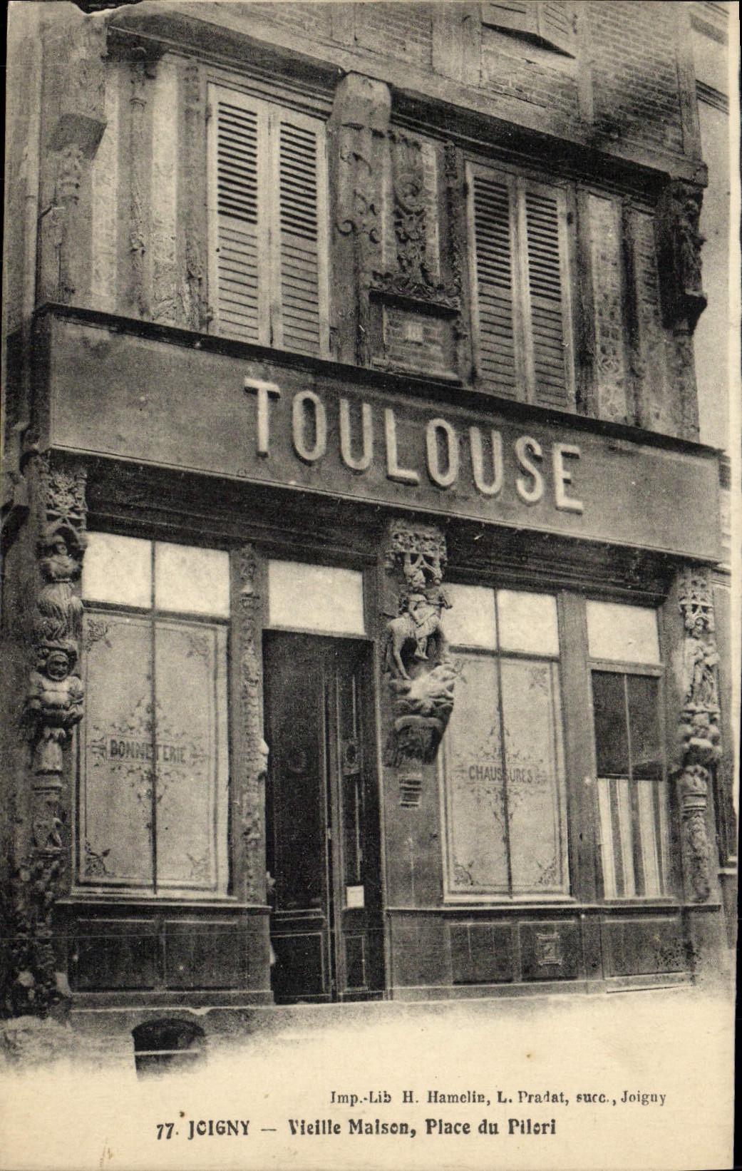 CPA Joigny Vieille Maison Place du Pilori Toulouse
