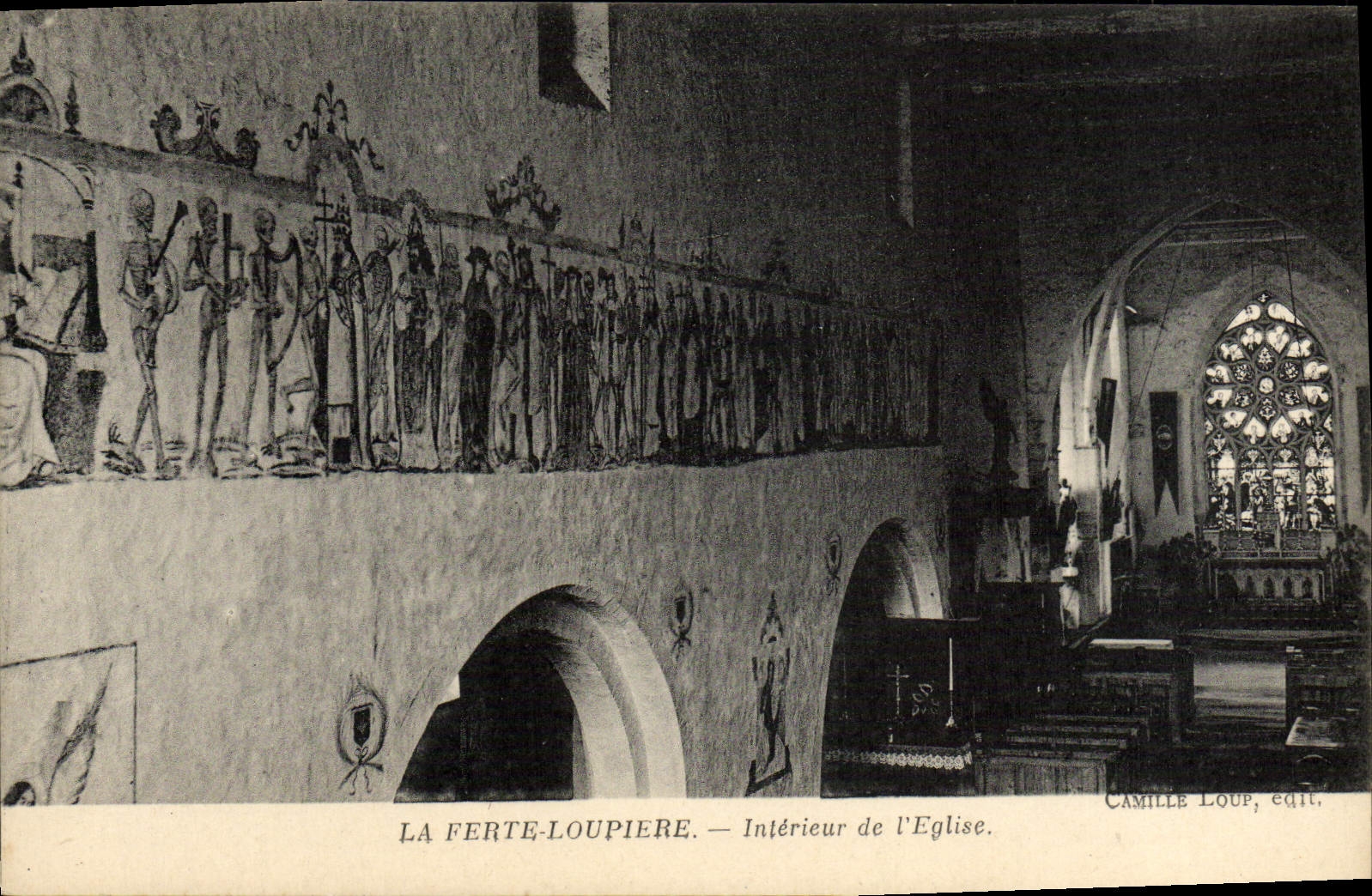 VINTAGE POSTCARD Ferte Loupiere Interior of I' Eglise