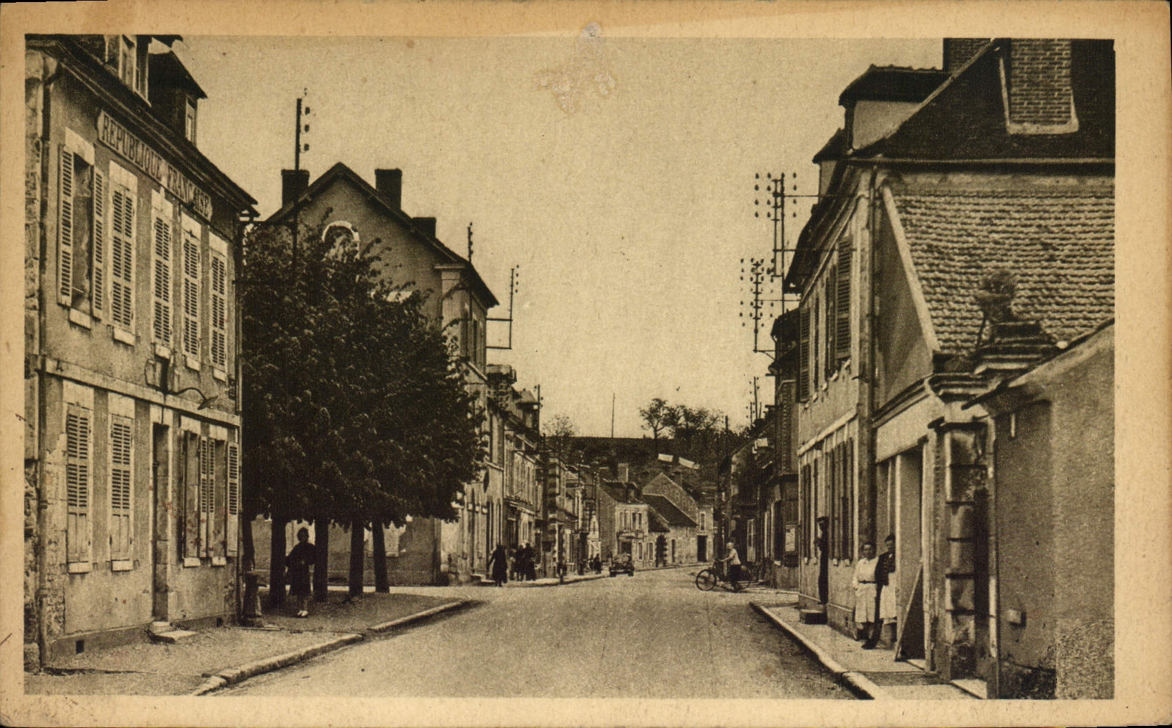 VINTAGE POSTCARD Laroche St Cydroine Town hall and coffee of the place