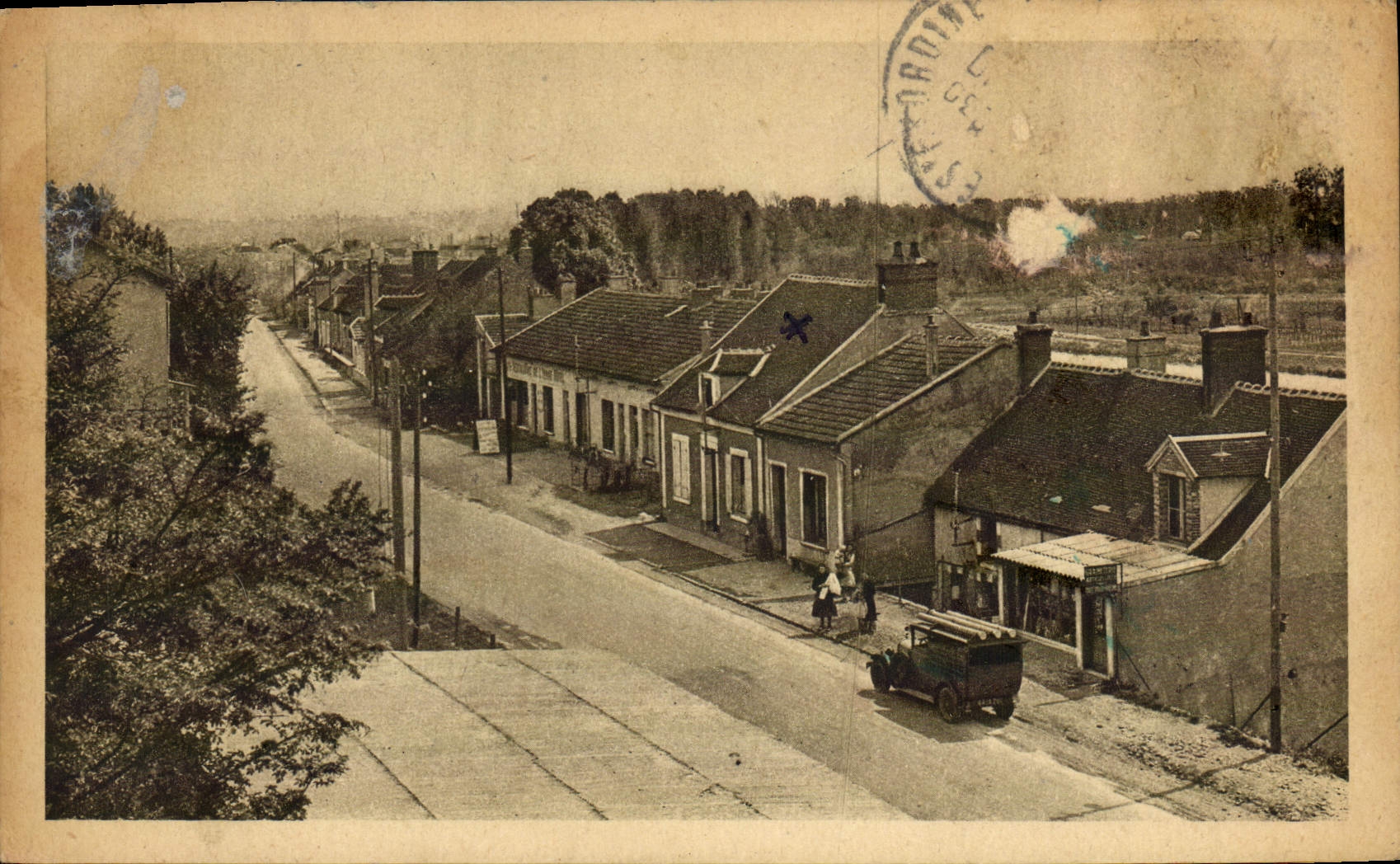 VINTAGE POSTCARD Laroche St Cydroine Hotel of Yonne and exit towards Migennes