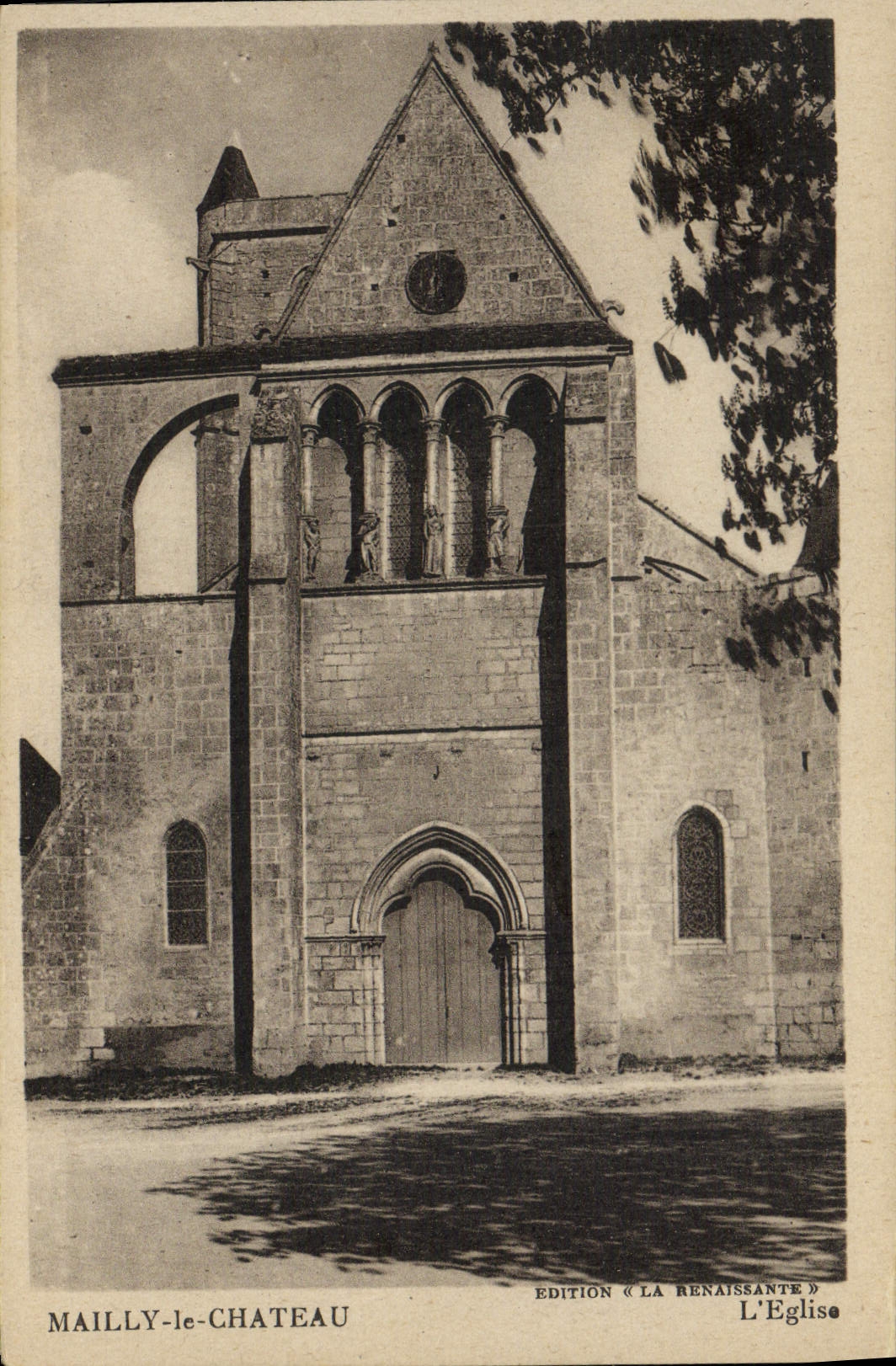 VINTAGE POSTCARD Mailly the Castle the church