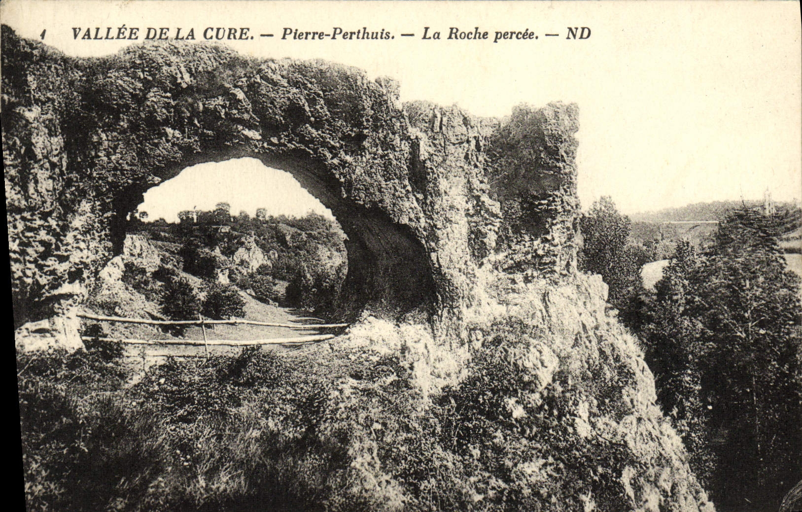 CPA Vallee De La Cure Pierre Perthuis La Roche Percee