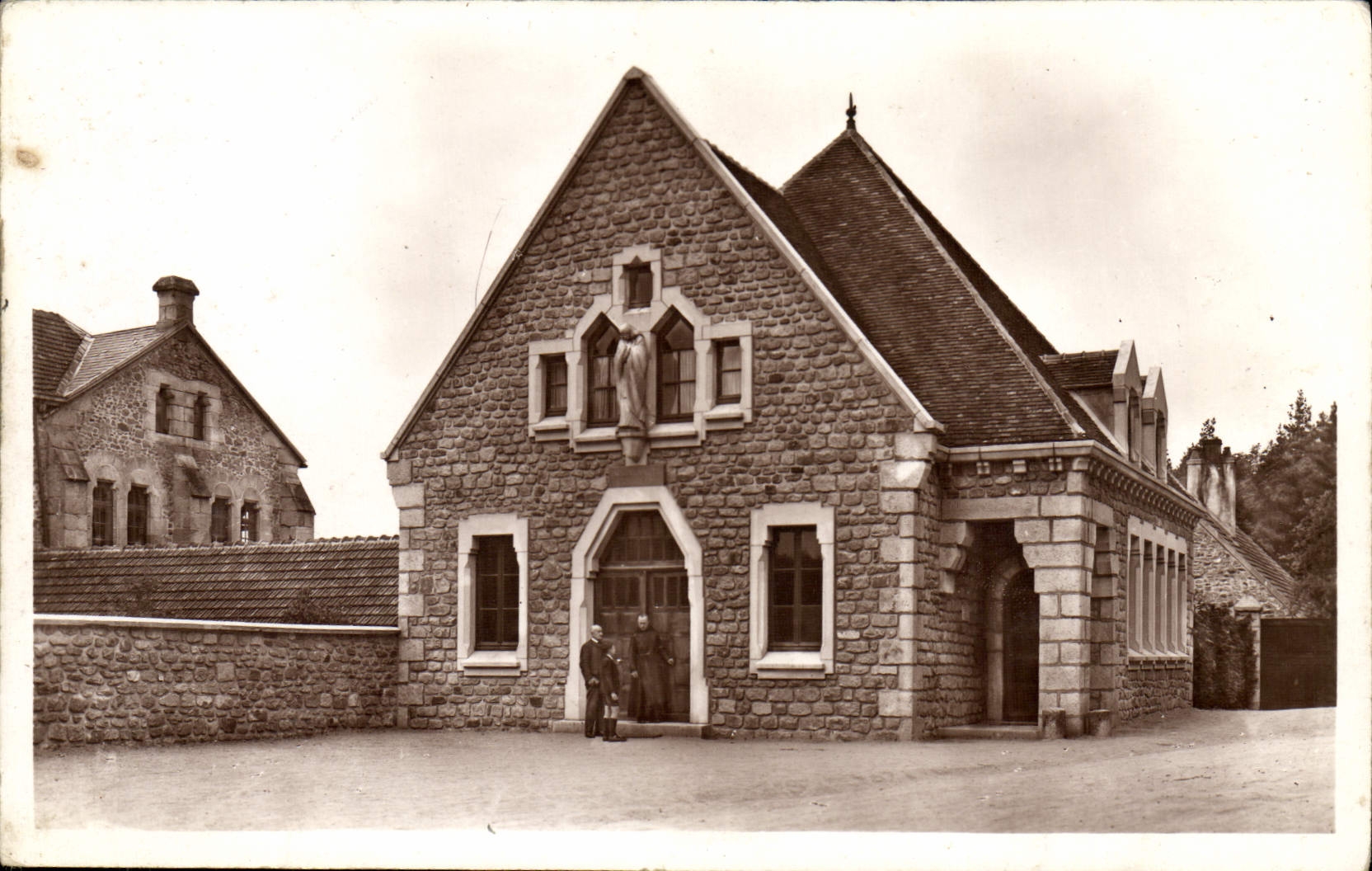 CPA Abbaye de la Pierre qui vire Porterie