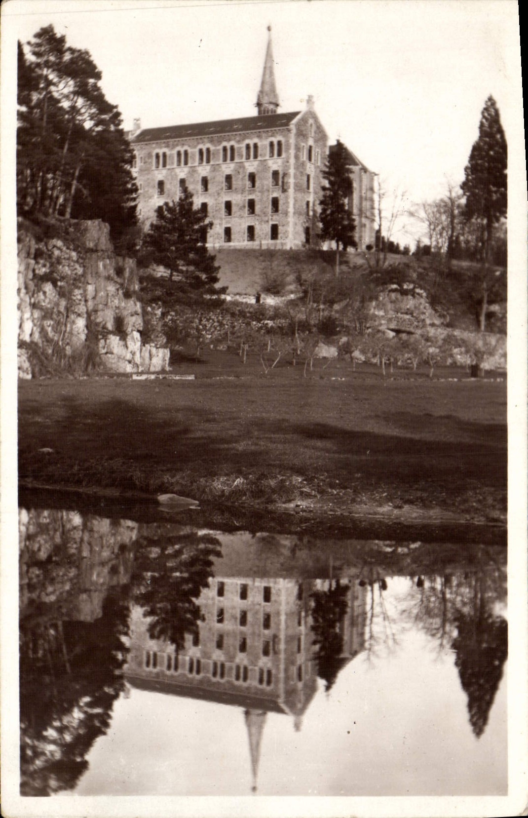 CPA Monastere de Sainte Marie de la Pierre qui vire