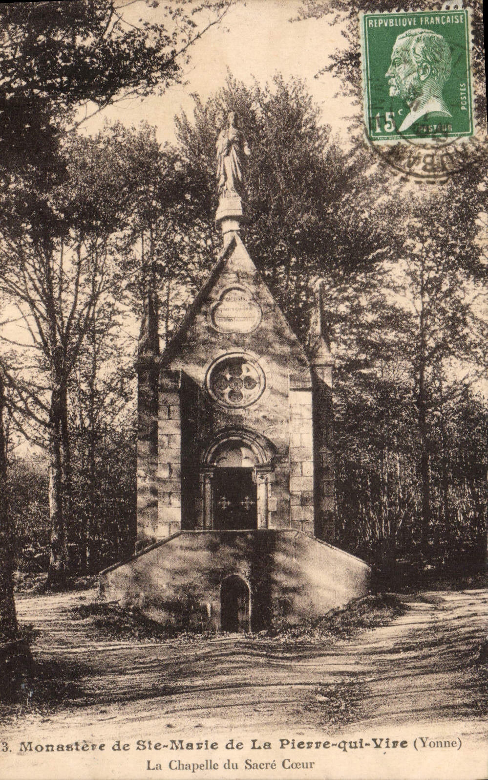 CPA Monastere de Ste Marie de La Pierre qui Vire La chapelle du Sacre Coeur 