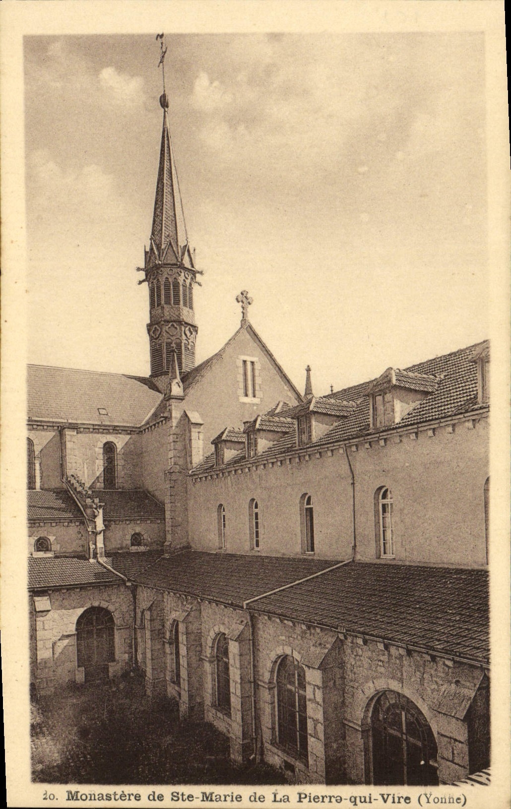 CPA Monastere de Ste Marie de La Pierre qui Vire