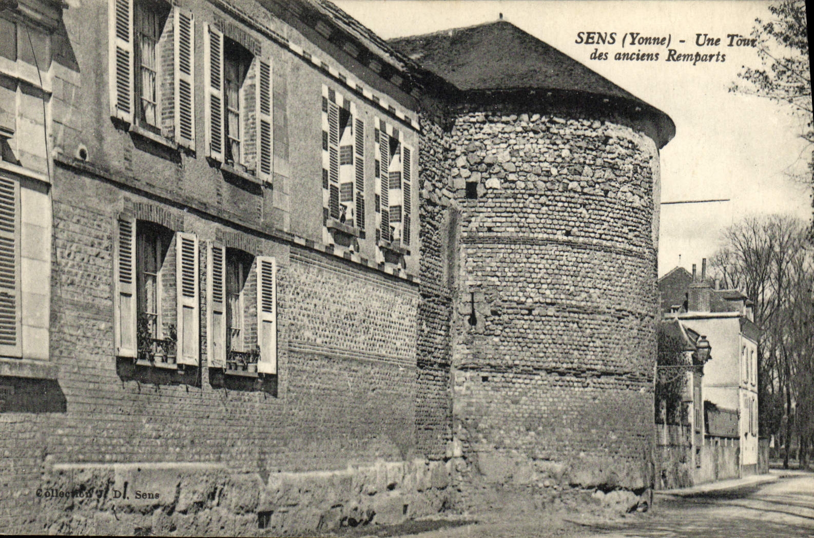 VINTAGE POSTCARD Sens a Tower of the old walls