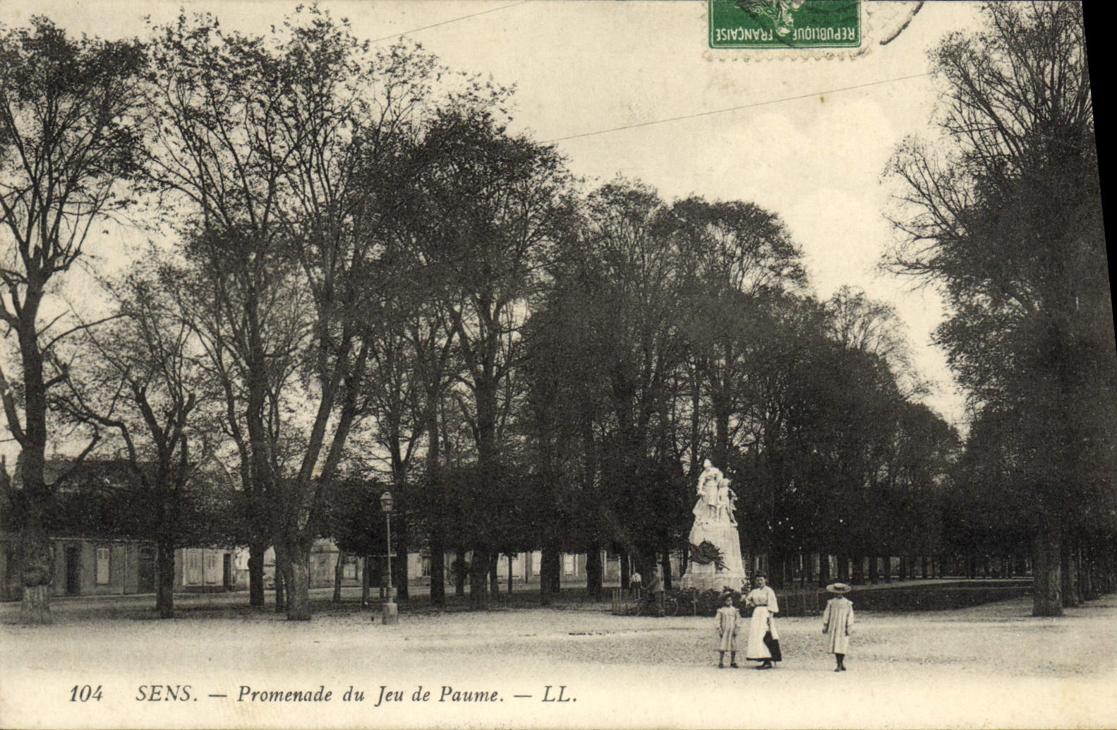 VINTAGE POSTCARD Sens Walk of Jeu de Paume