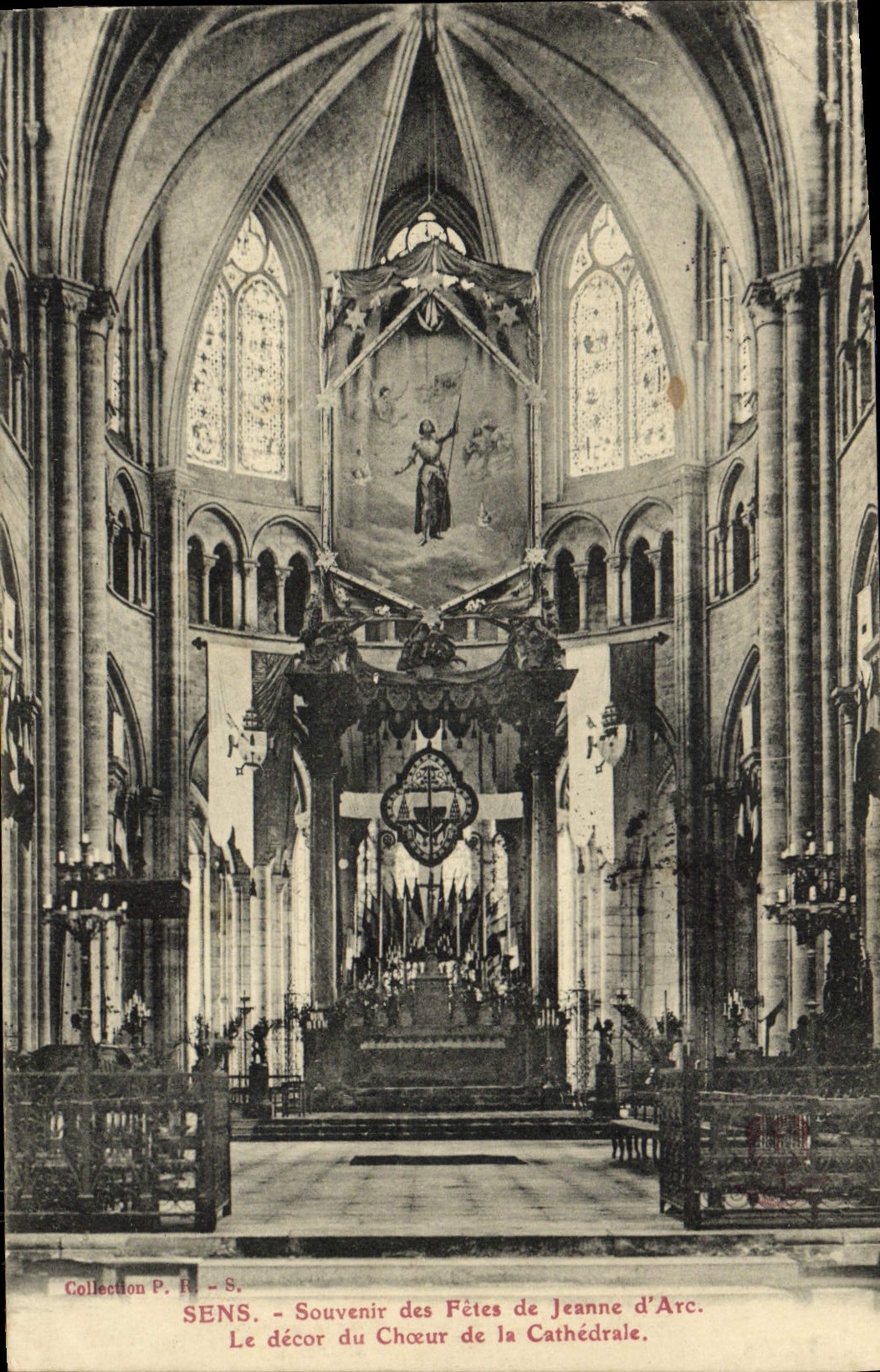CPA Sens Souvenir des Fetes de Jeanne d'Arc Le decor du Choeur de la Cathedrale