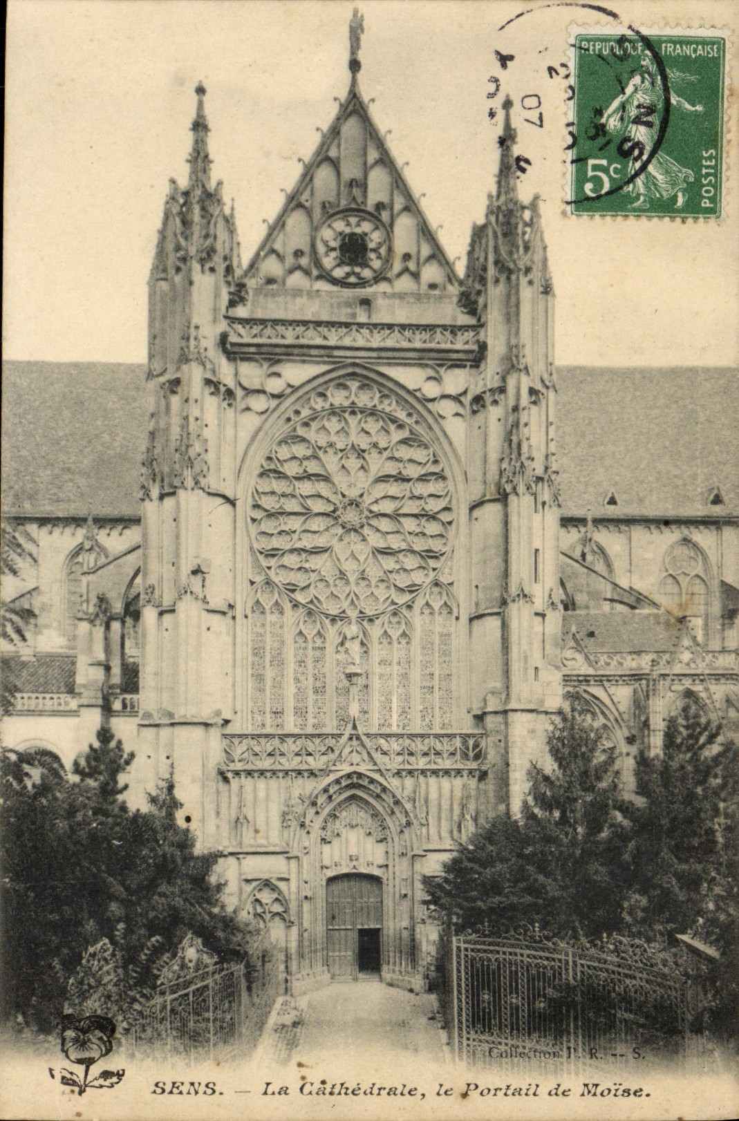 CPA Sens La Cathedrale le Portail de Moise