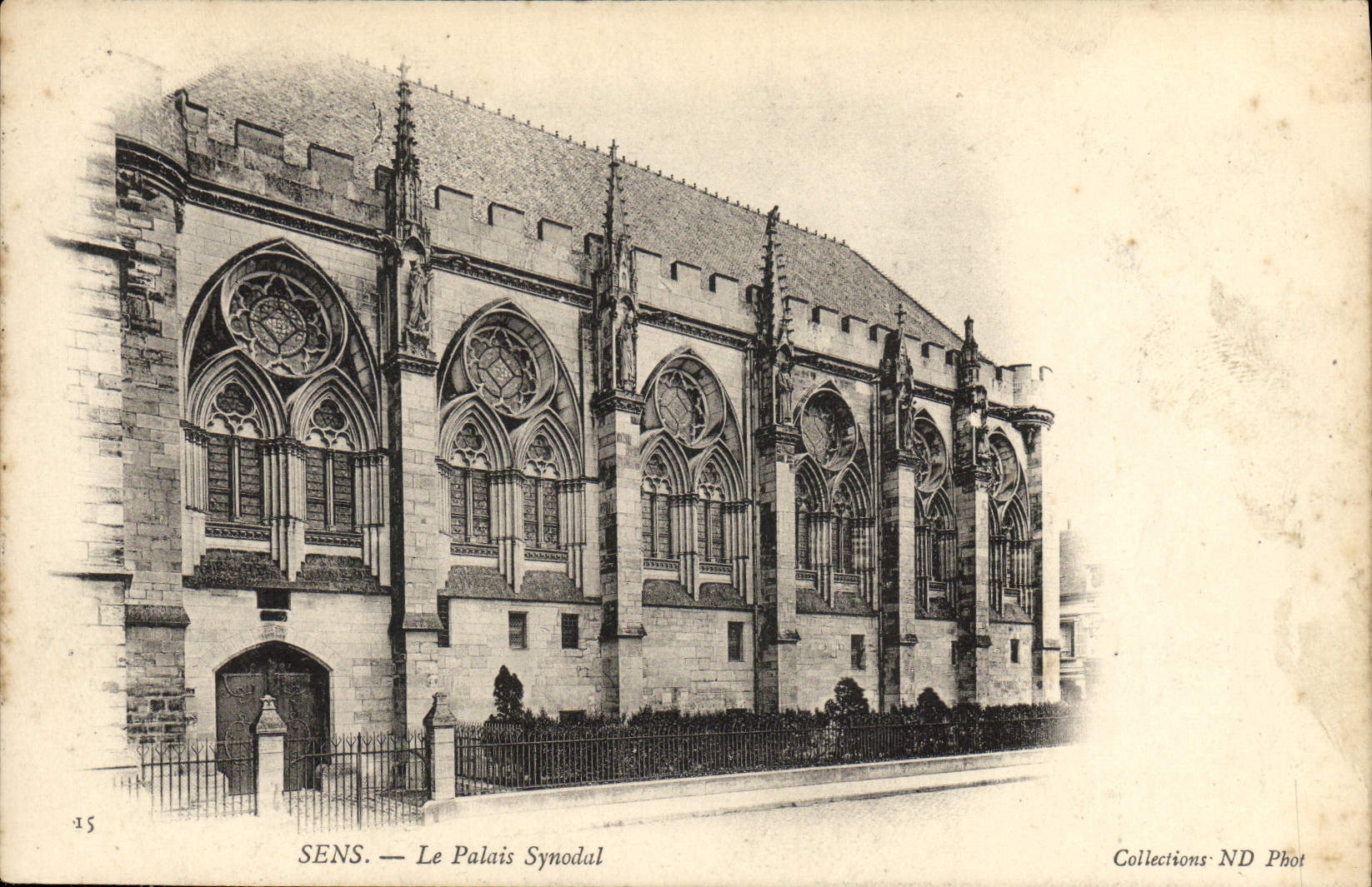 CPA Sens Le Palais Synodal