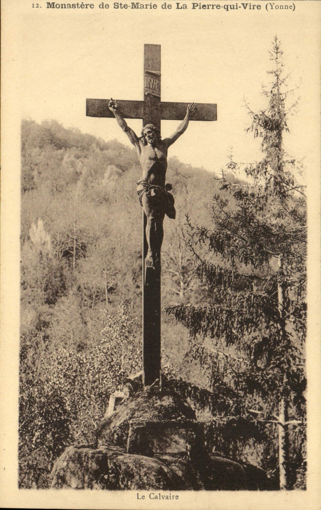 CPA Monastere de Sainte Marie de la Plerre qui Vire Le calvaire Christ