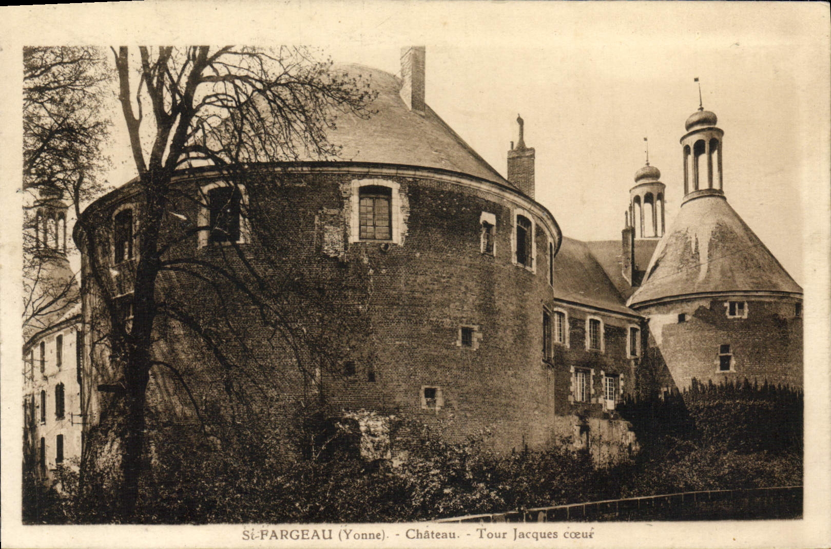 CPA St Fargeau Chateau Tour Jacques coeur