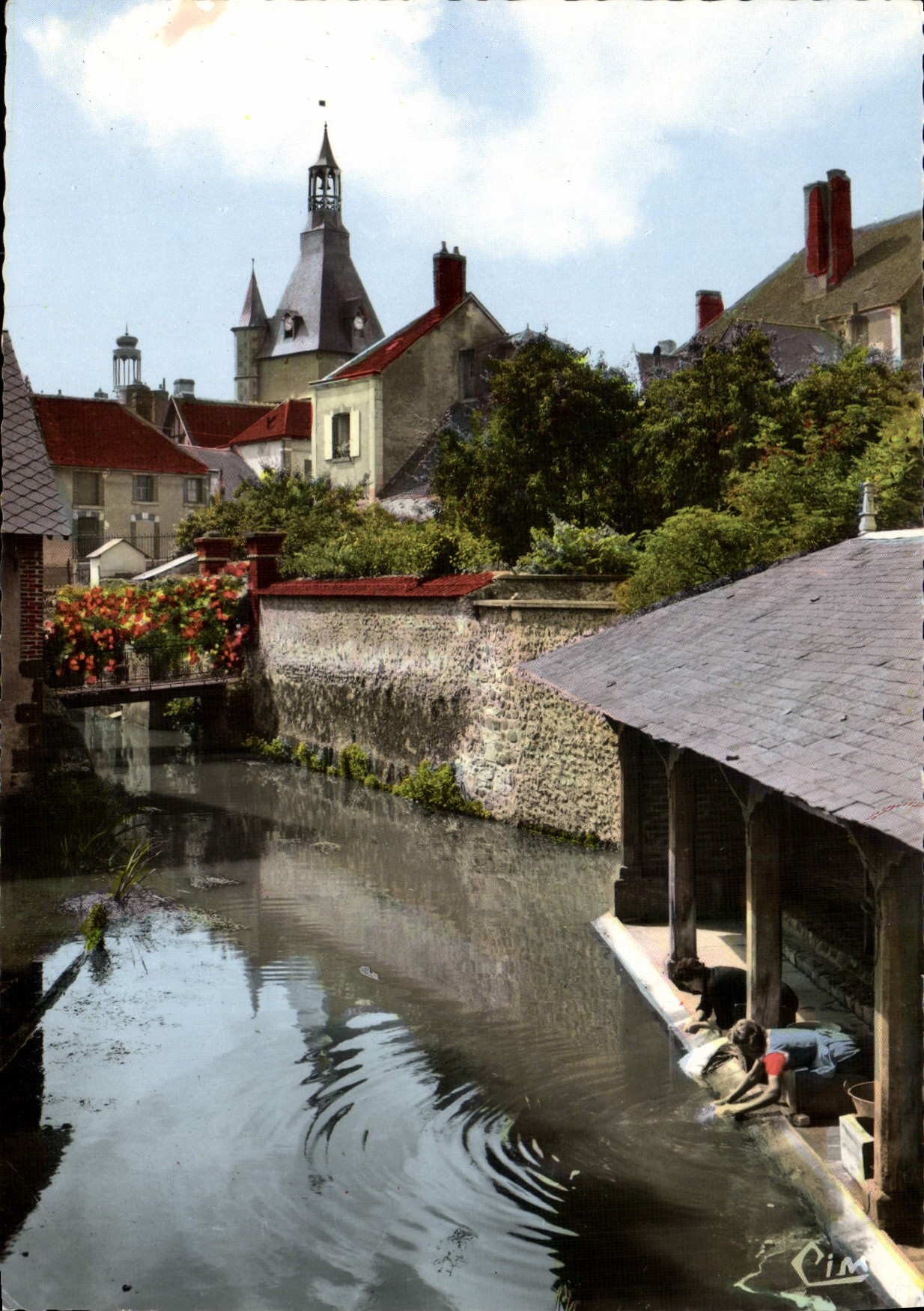 CPM St Fargeau Le Beffroi et le Vieux Lavoir