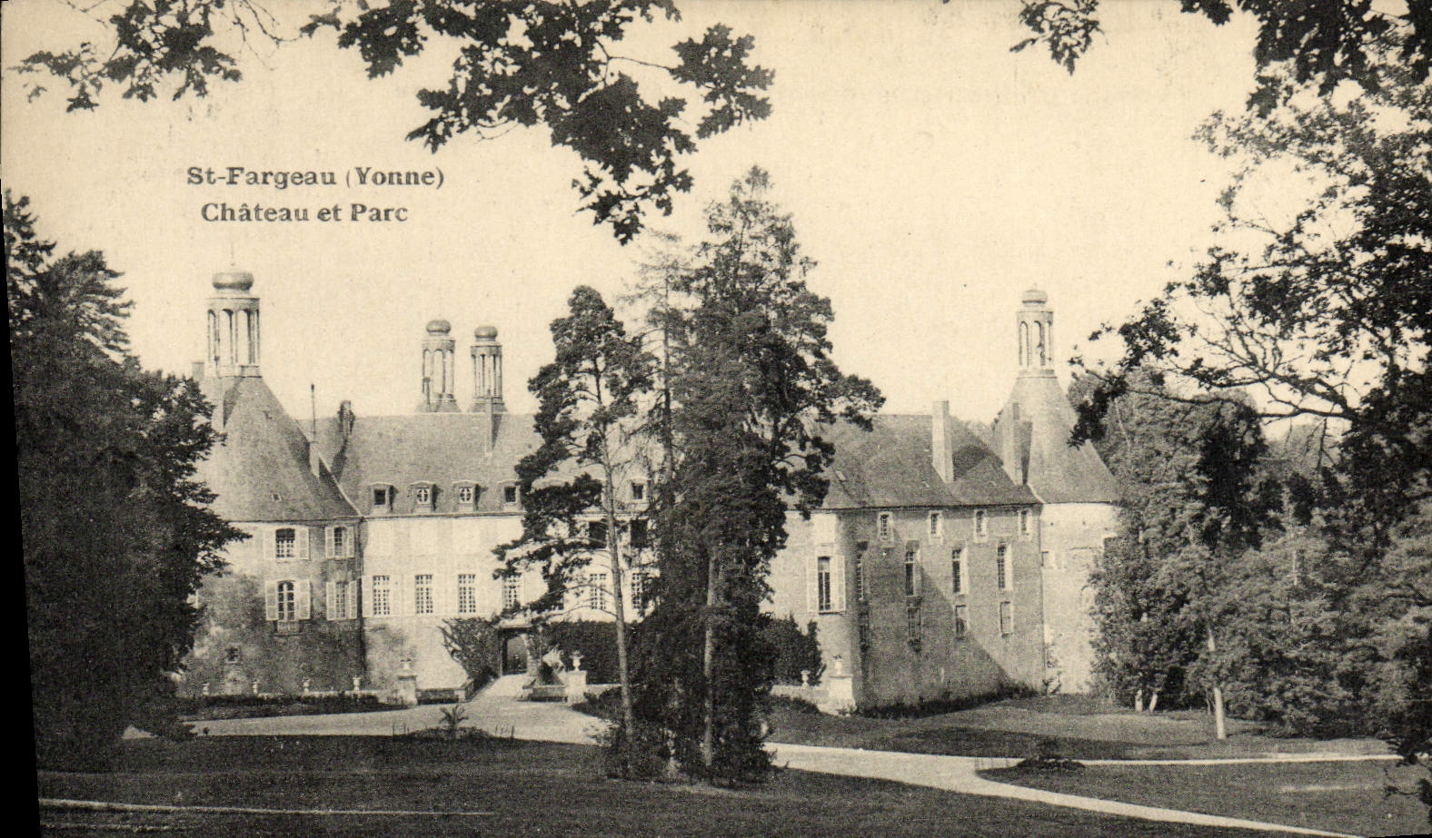 VINTAGE POSTCARD St Fargeau Castle and Parc