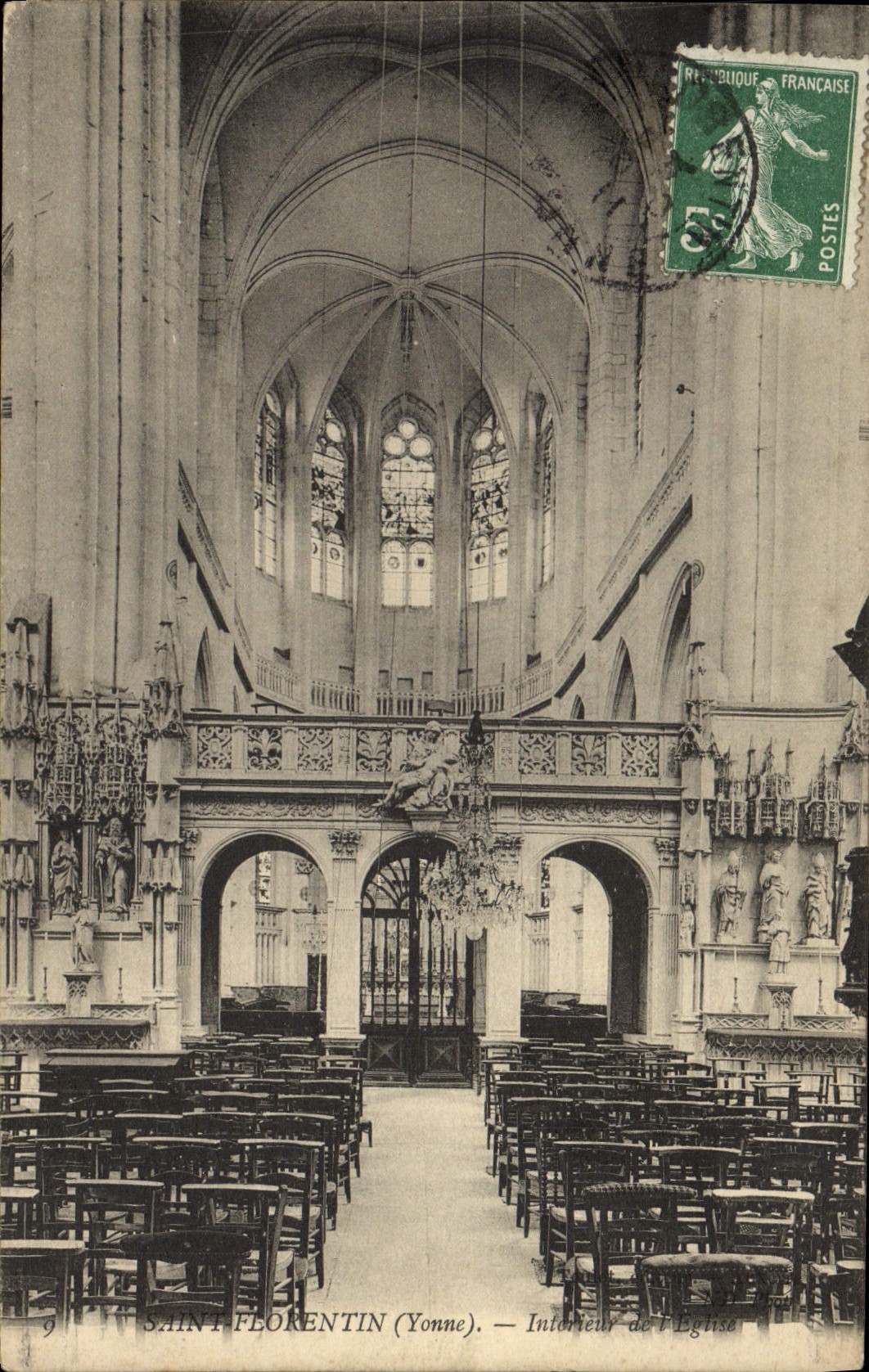 St Florentin interior de la POSTAL de la VENDIMIA de la iglesia