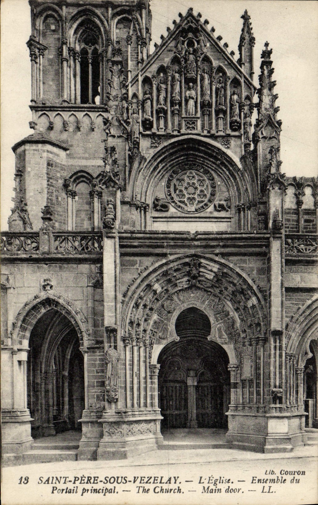 CPA Saint Pere sous Vezelay l'Eglise Ensemble du Portail principal