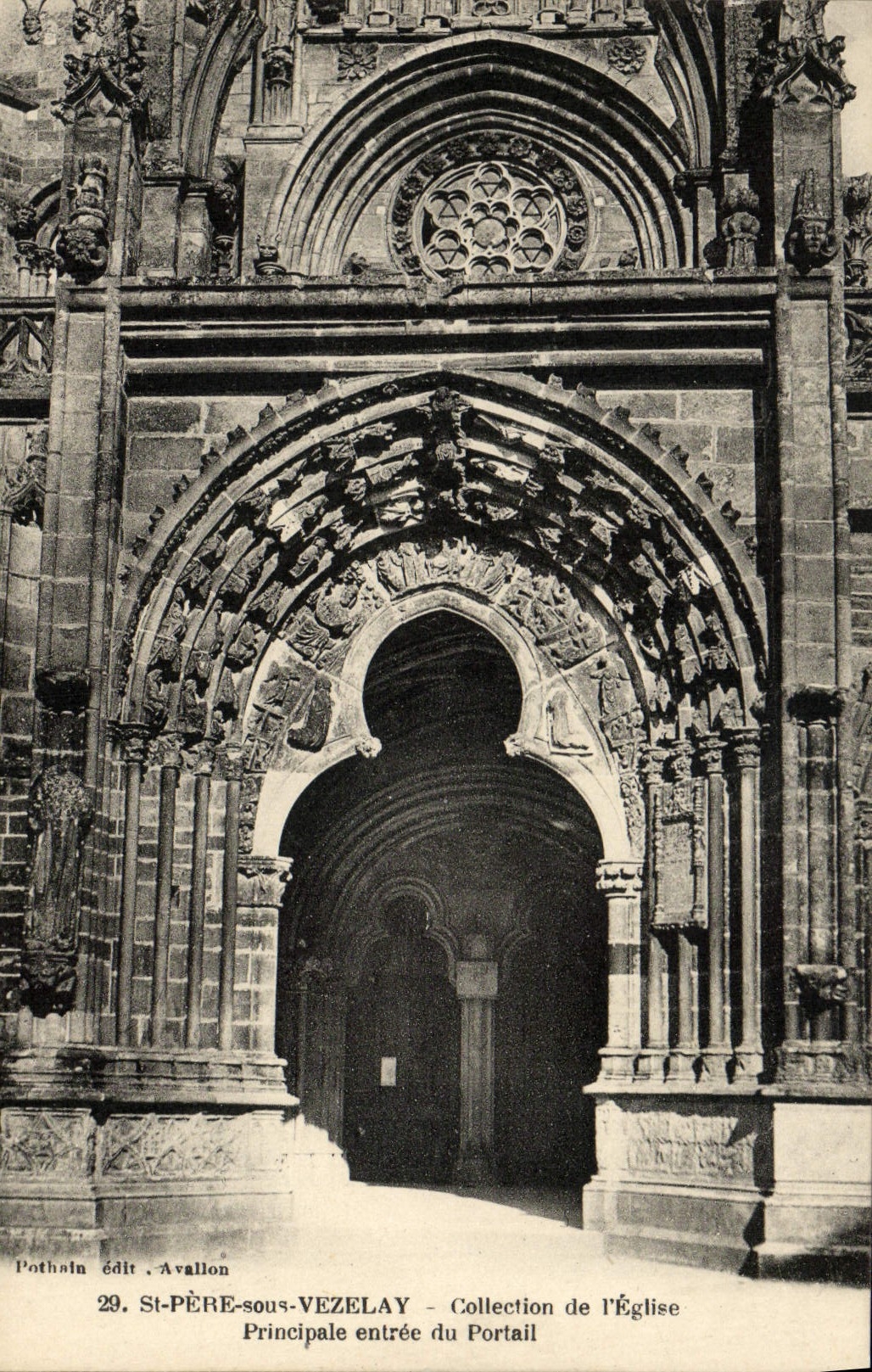 CPA Saint Pere sous Vezelay l'Eglise Ensemble du Portail principal