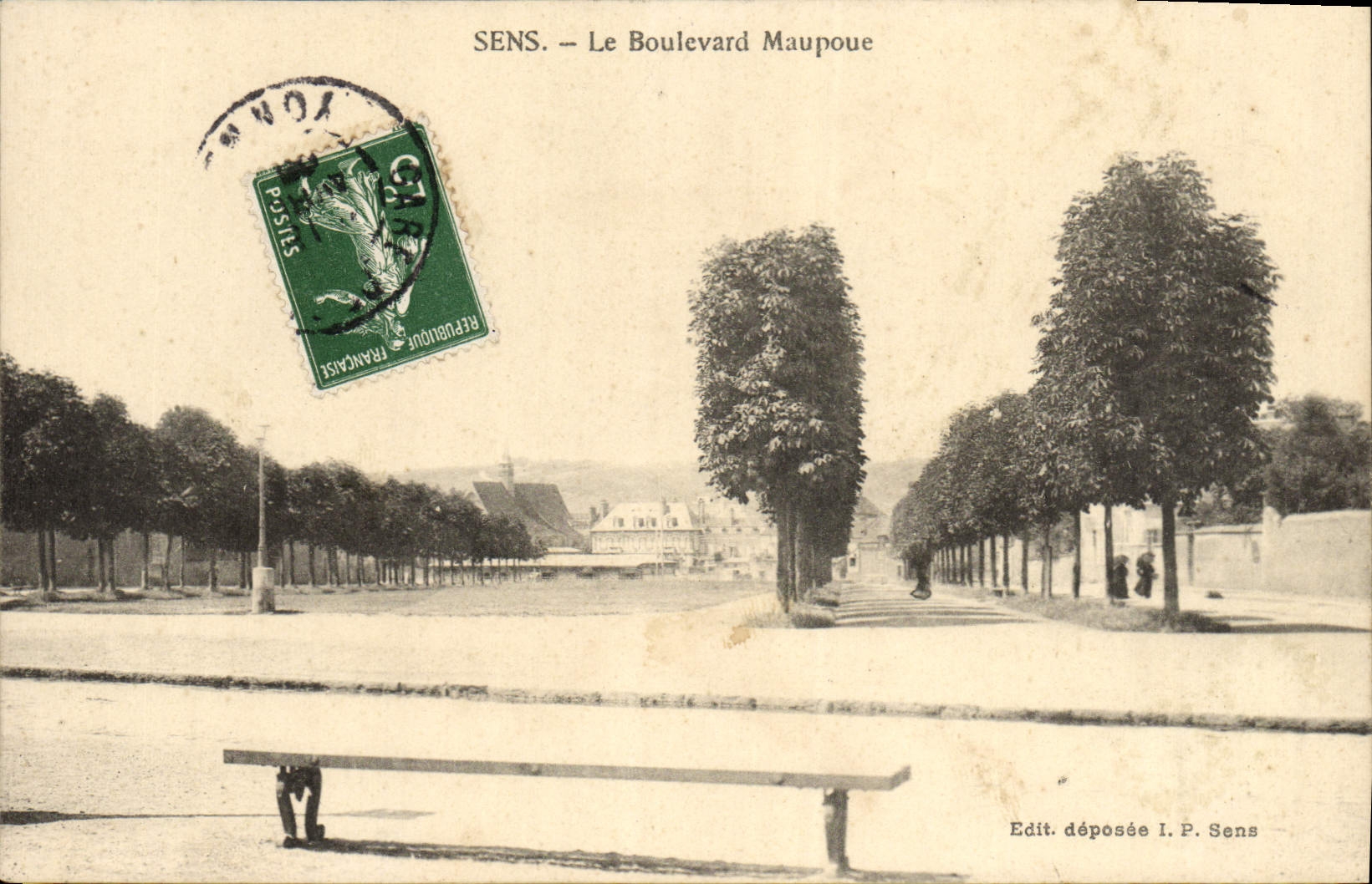 CPA Sens Le Boulevard Maupoue