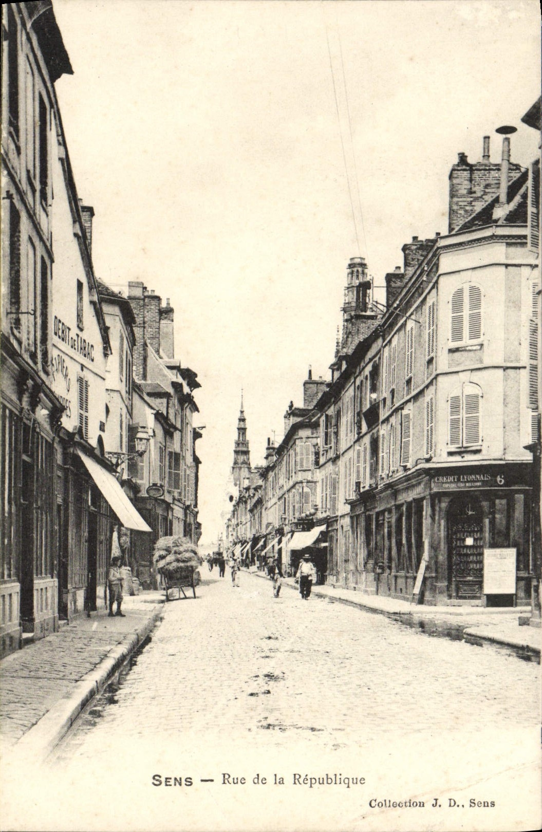 CPA Sens Rue de la Republique