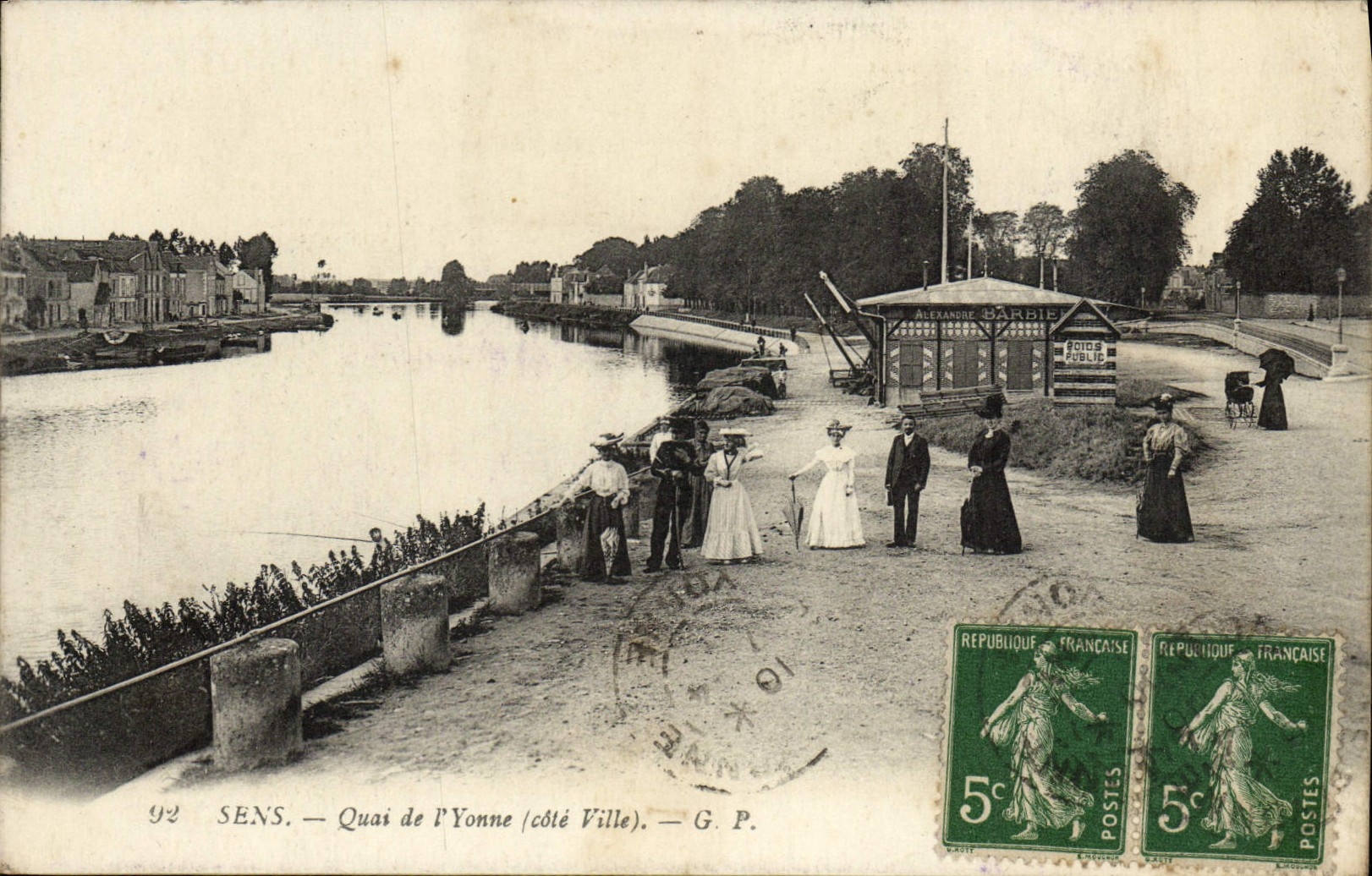 VINTAGE POSTCARD Sens Quay of Yonne