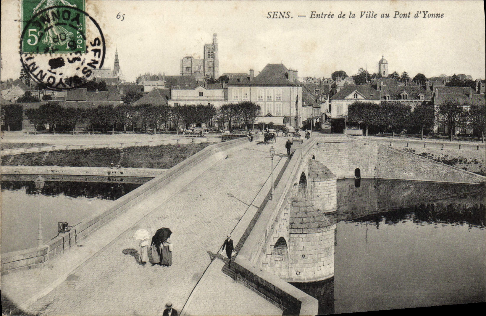 VINTAGE POSTCARD Sens Entered of the City to the Bridge of Yonne