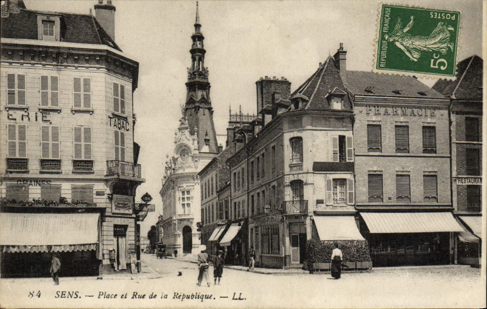 CPA Sens Place et Rue de la Republique