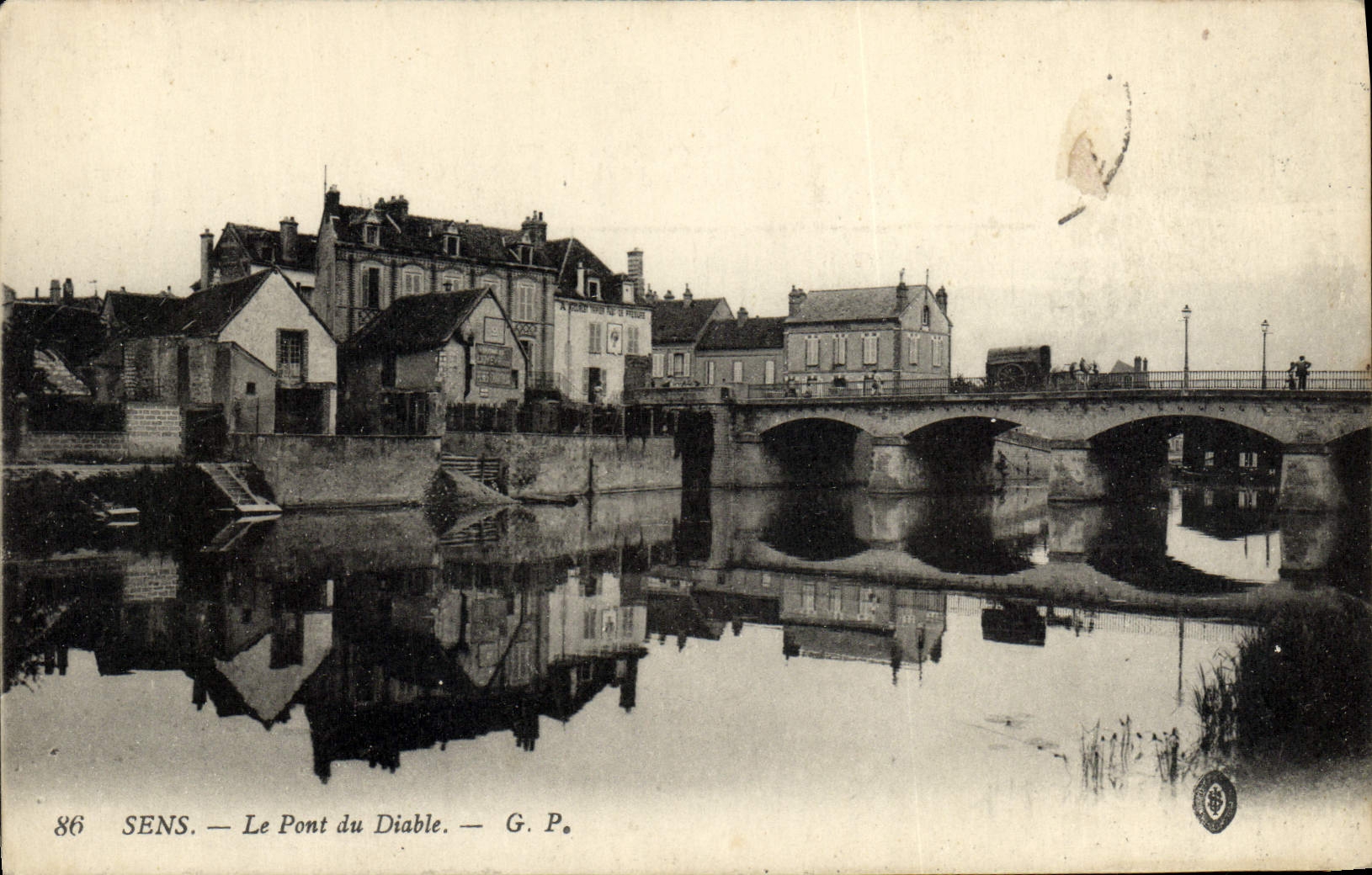 CPA Sens Le Pont du Diable