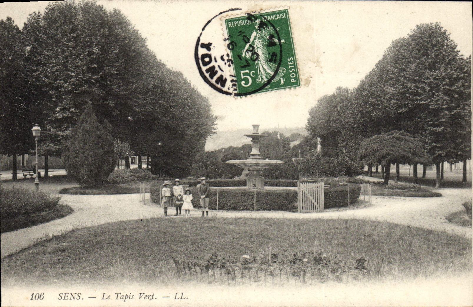 CPA Sens Le Tapis Vert Enfants