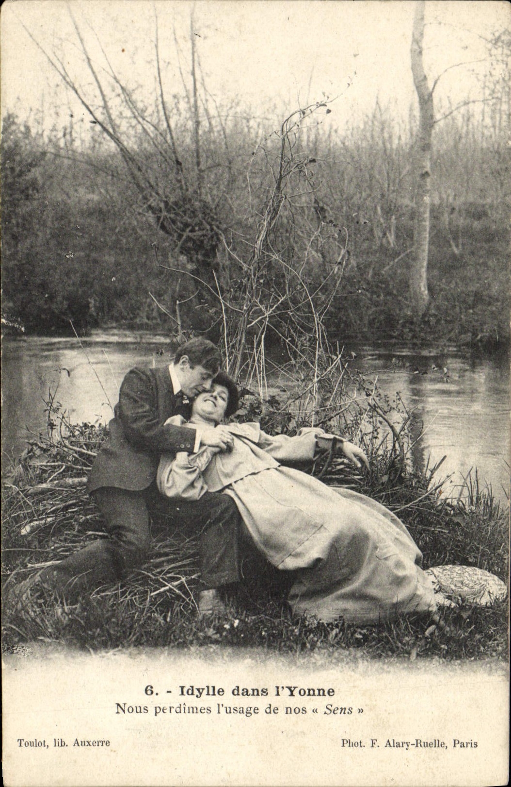 VINTAGE POSTCARD Idylle in i' Yonne Us perdimes the use of our Sens
