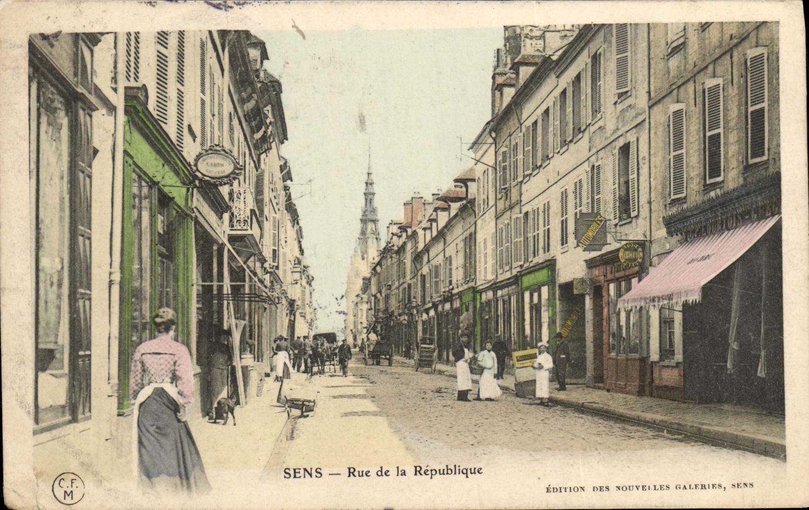 CPA Sens Rue de la Republique