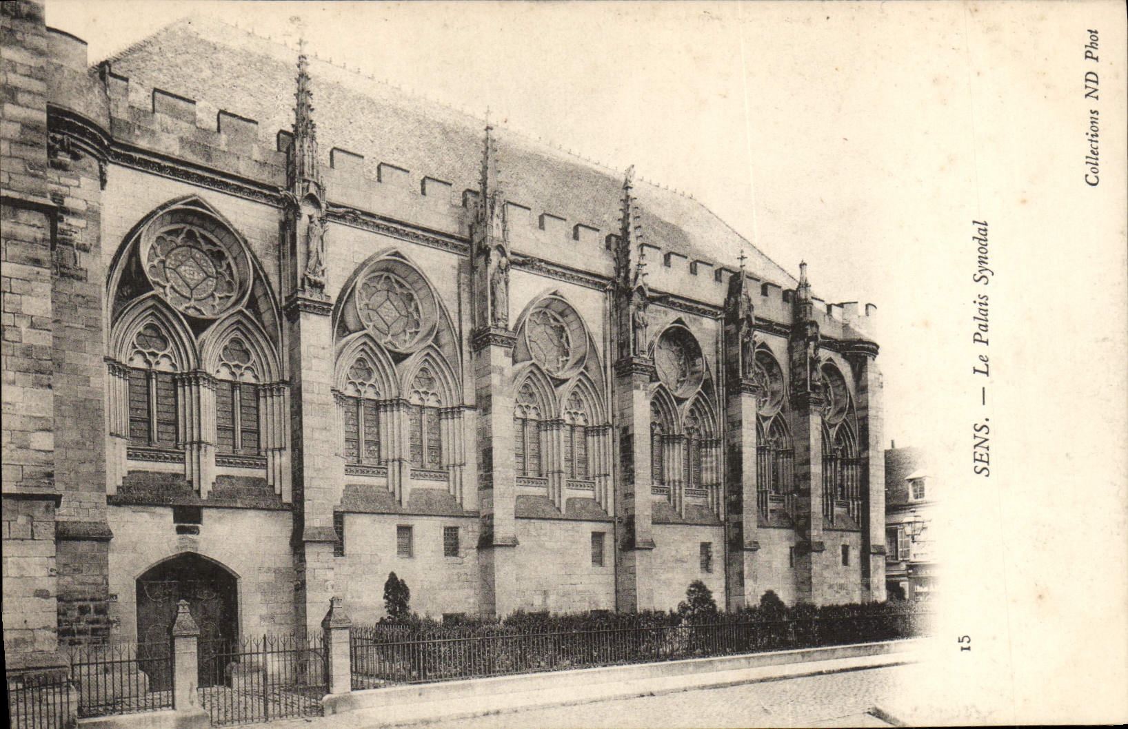 CPA Sens Le Palais Synodal