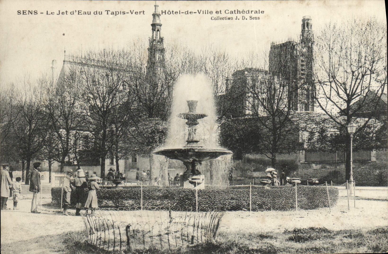 VINTAGE POSTCARD Sens the Water Jet of Green Tapls Town hall and Cathedral Children